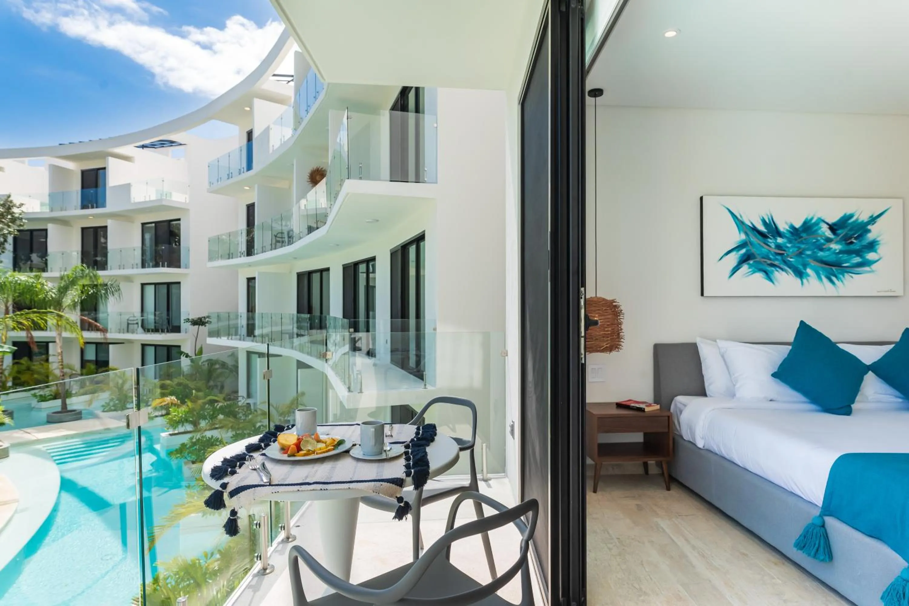 Balcony/Terrace in Central Park Lagunas by Sandy Powerful