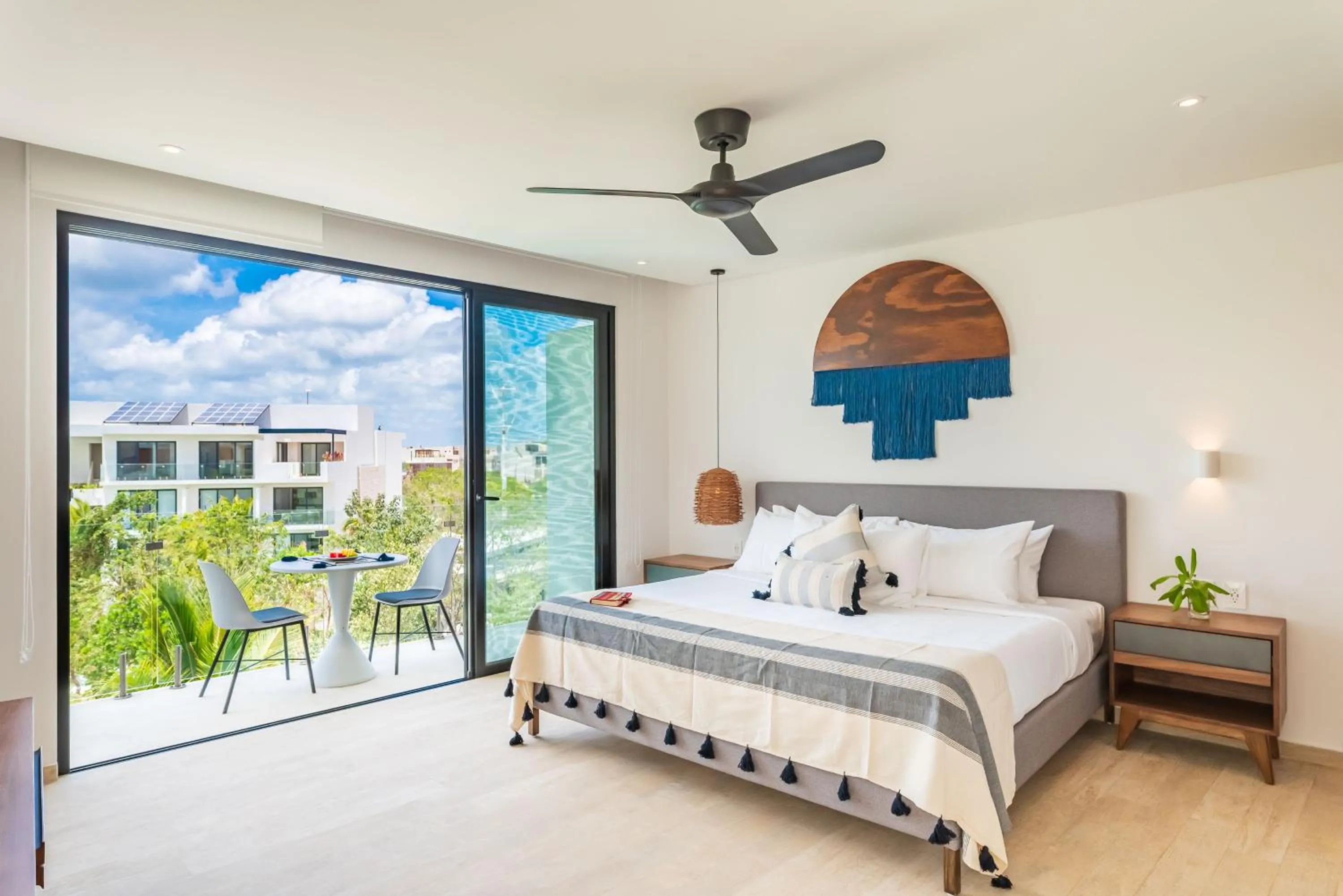 Photo of the whole room, Bed in Central Park Lagunas by Sandy Powerful