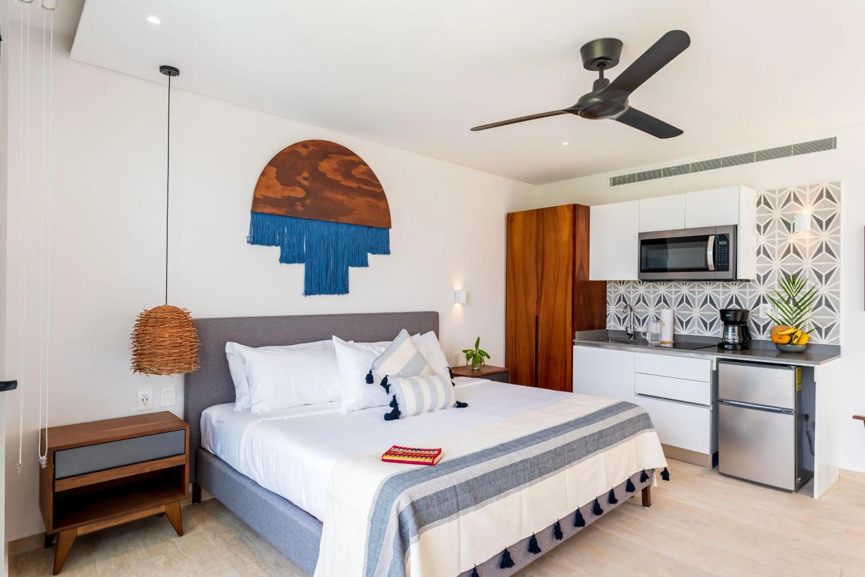 Bedroom, Bed in Central Park Lagunas by Sandy Powerful