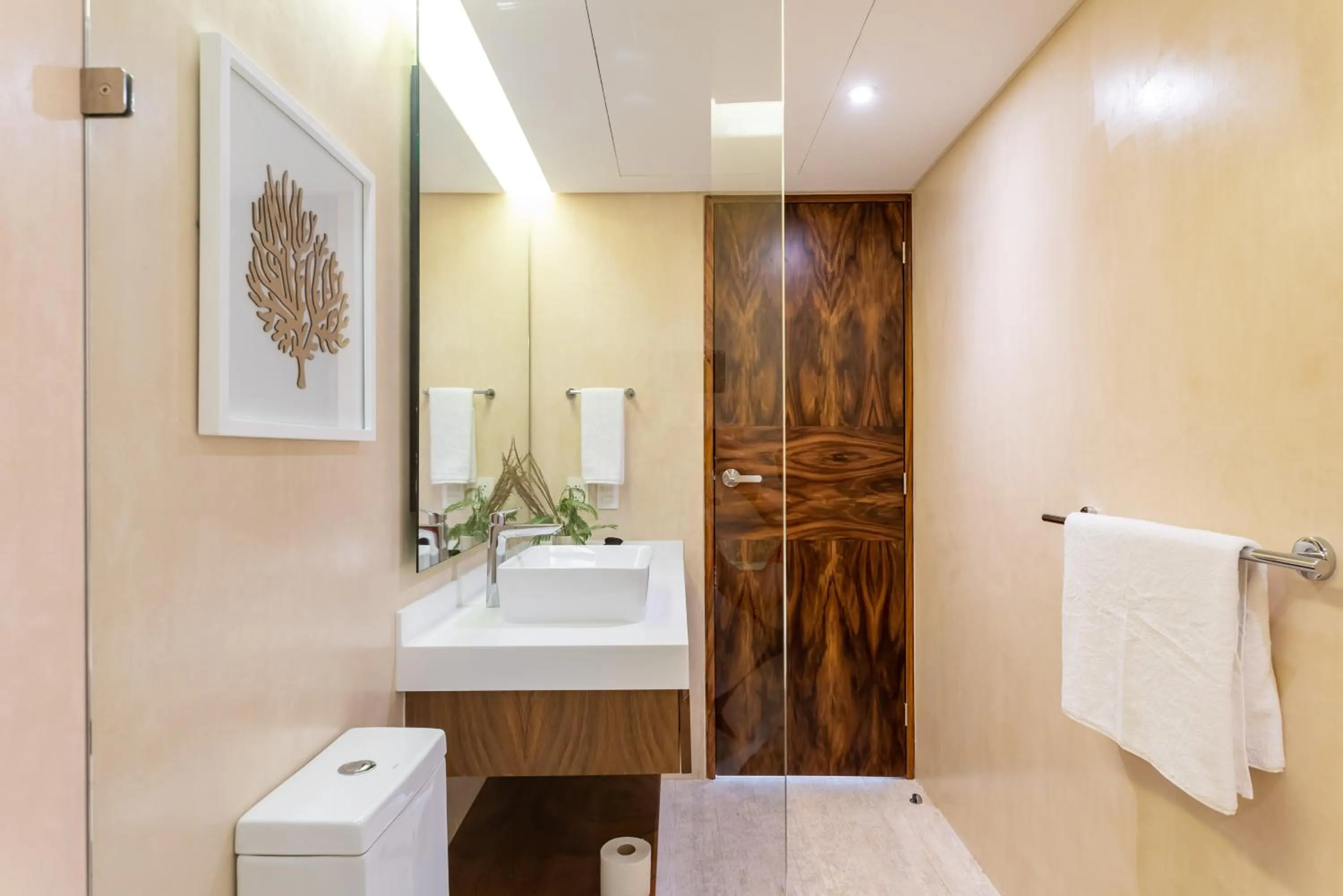 Bathroom in Central Park Lagunas by Sandy Powerful