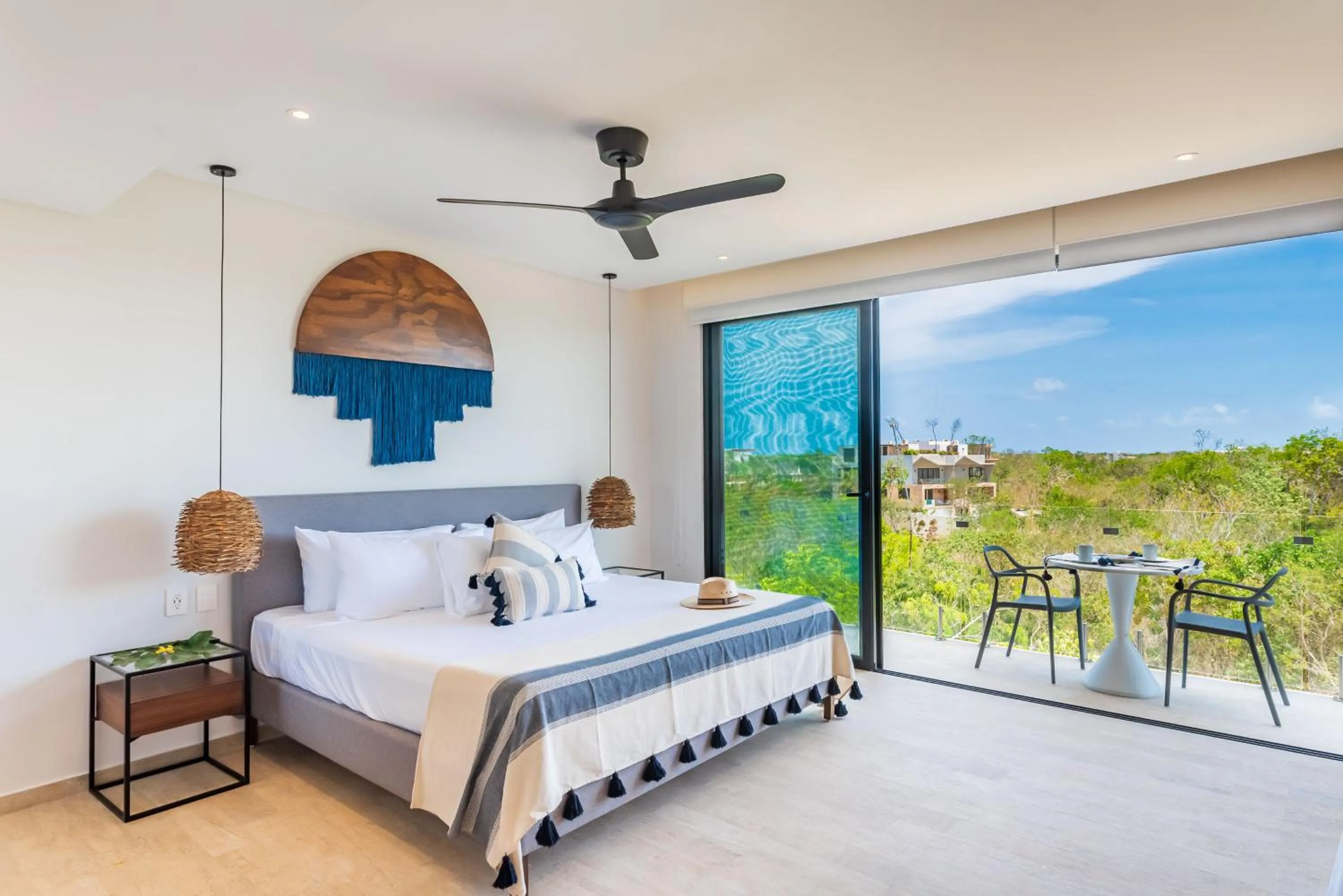 Bedroom, Bed in Central Park Lagunas by Sandy Powerful