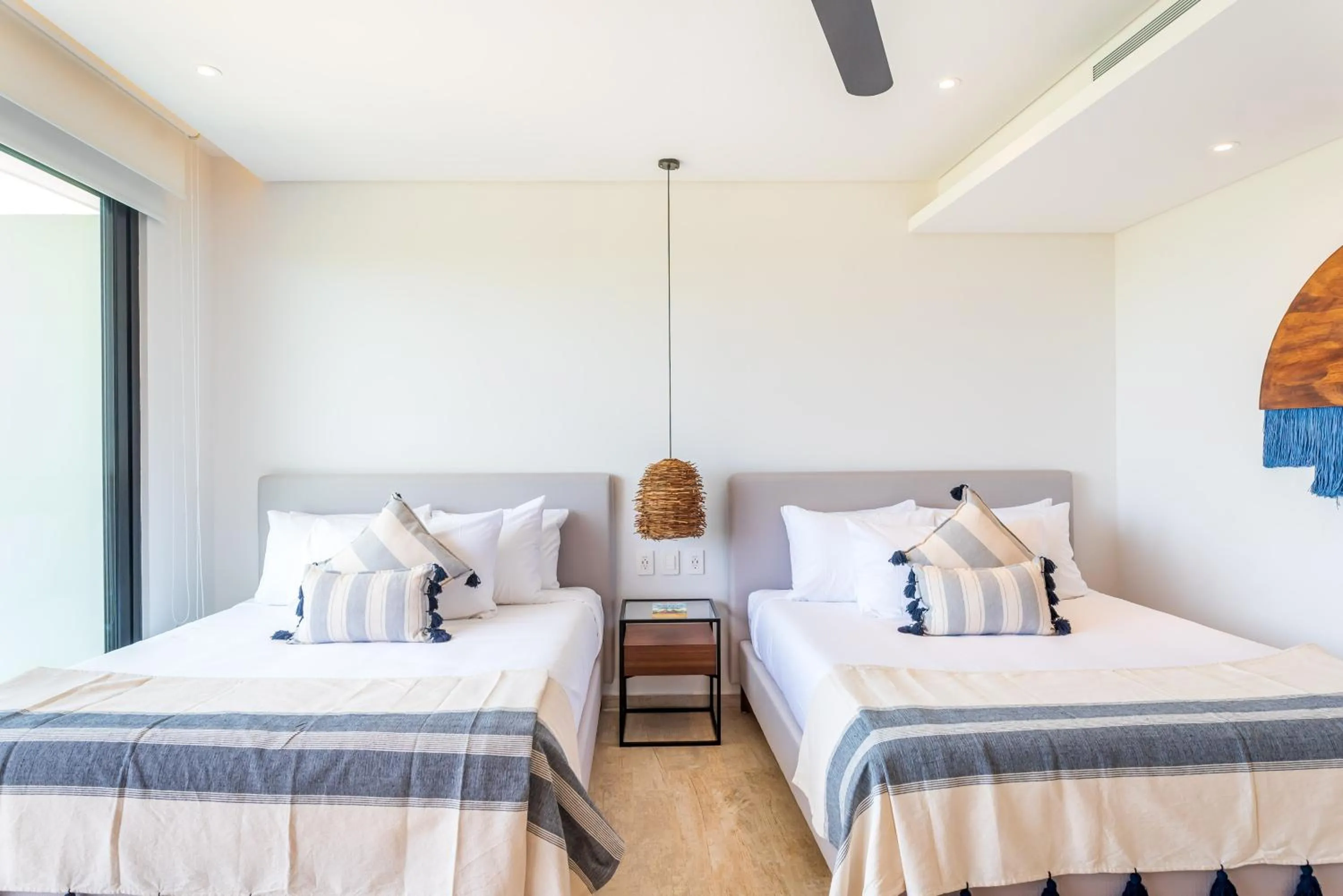 Bedroom, Bed in Central Park Lagunas by Sandy Powerful