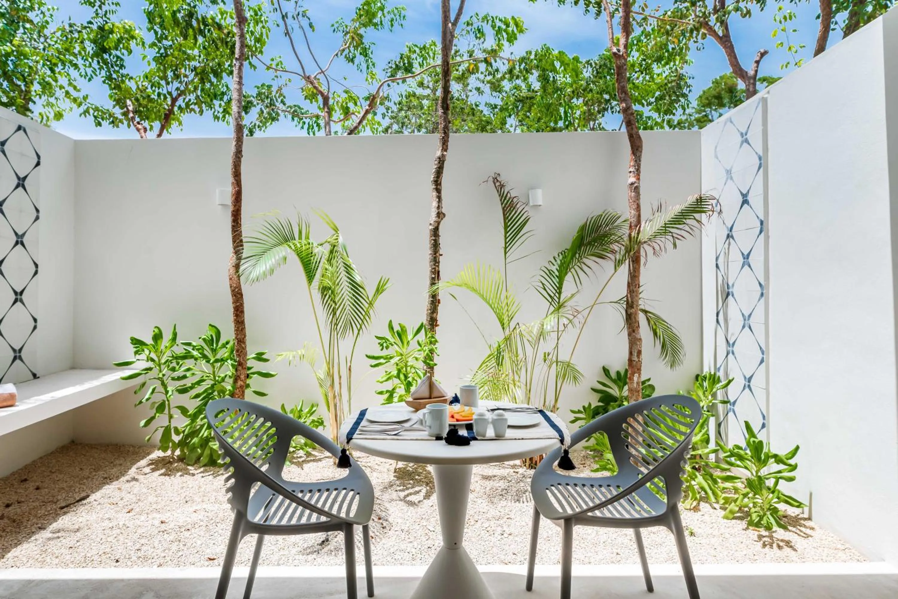 Patio in Central Park Lagunas by Sandy Powerful