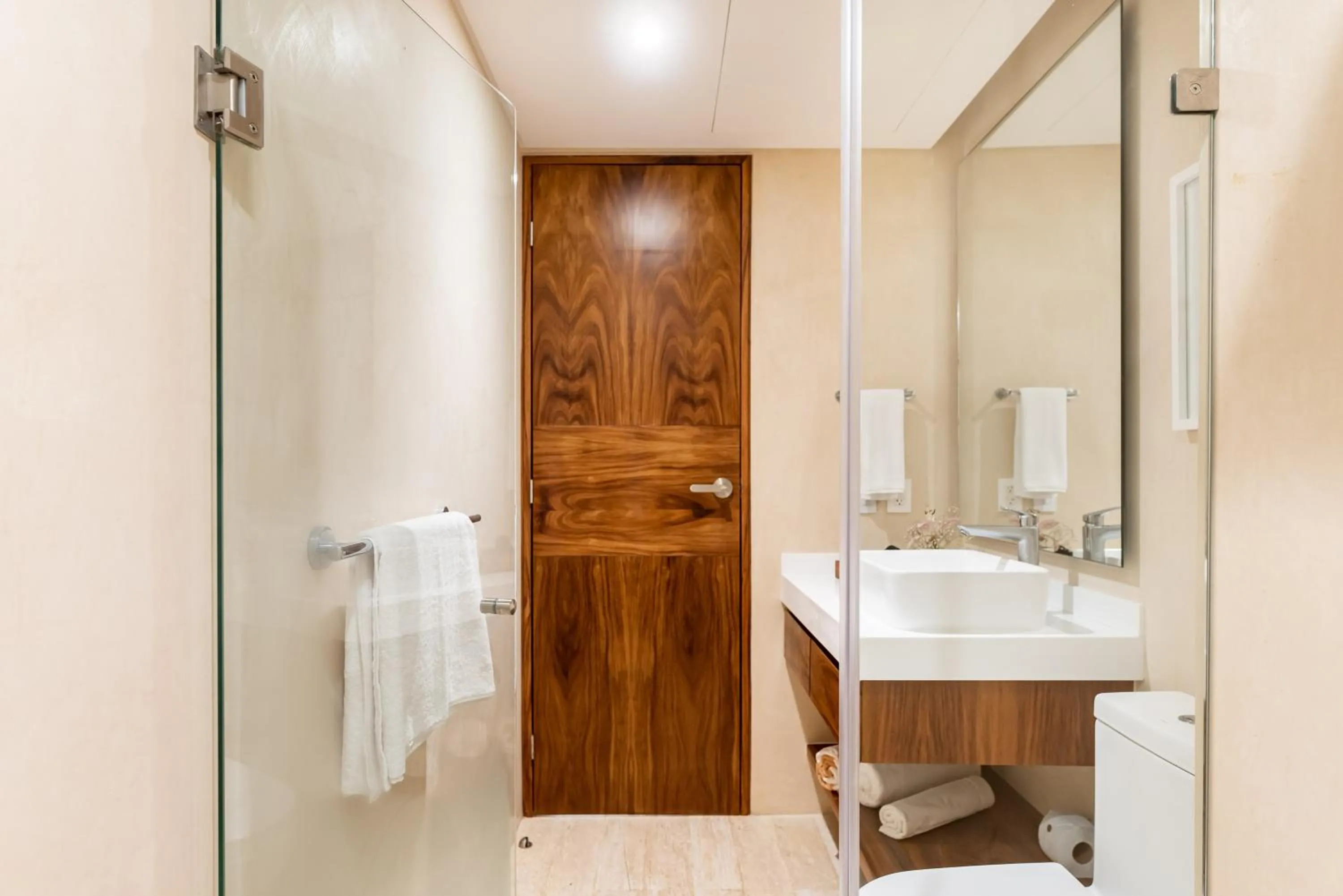 Bathroom in Central Park Lagunas by Sandy Powerful
