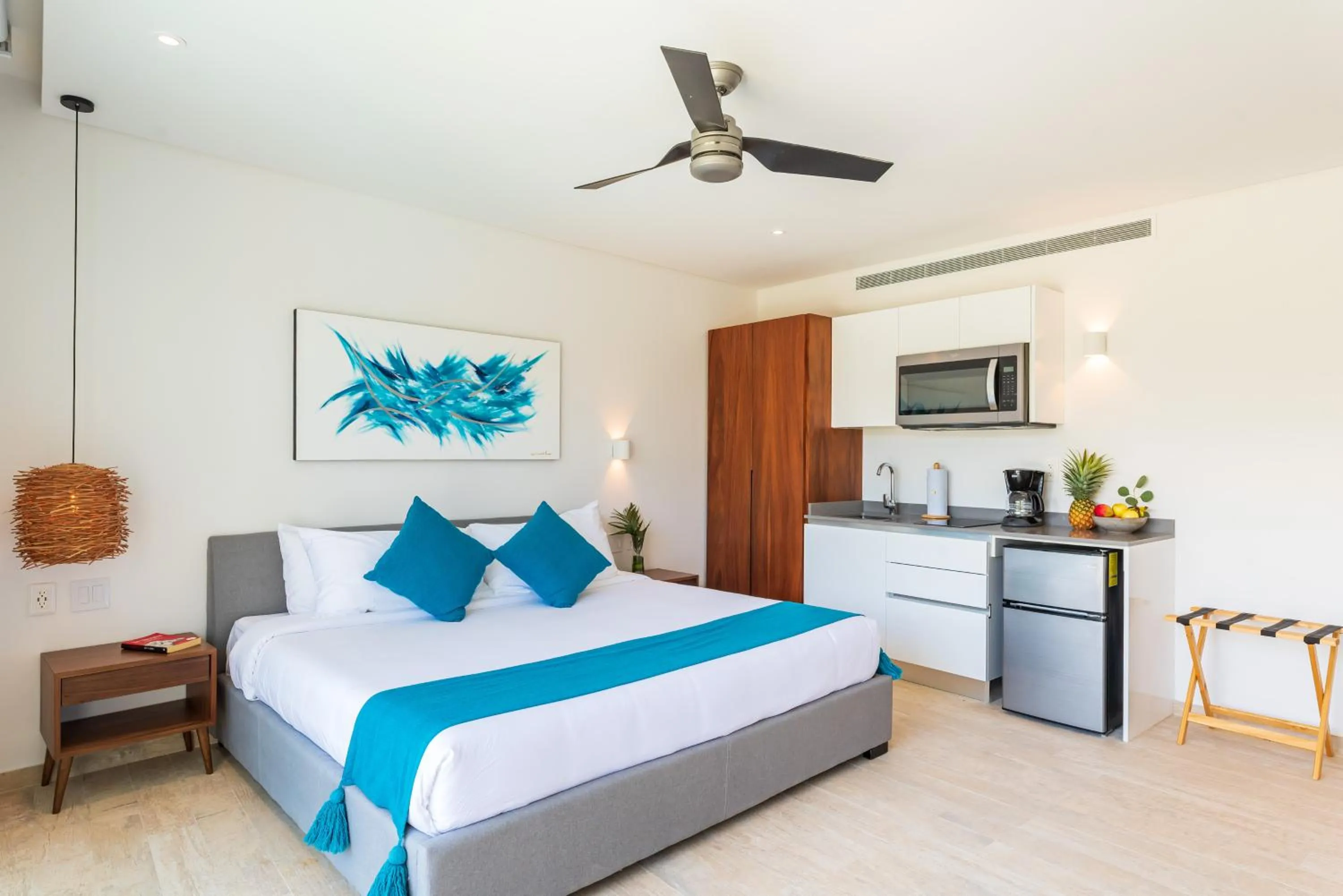 Photo of the whole room, Bed in Central Park Lagunas by Sandy Powerful