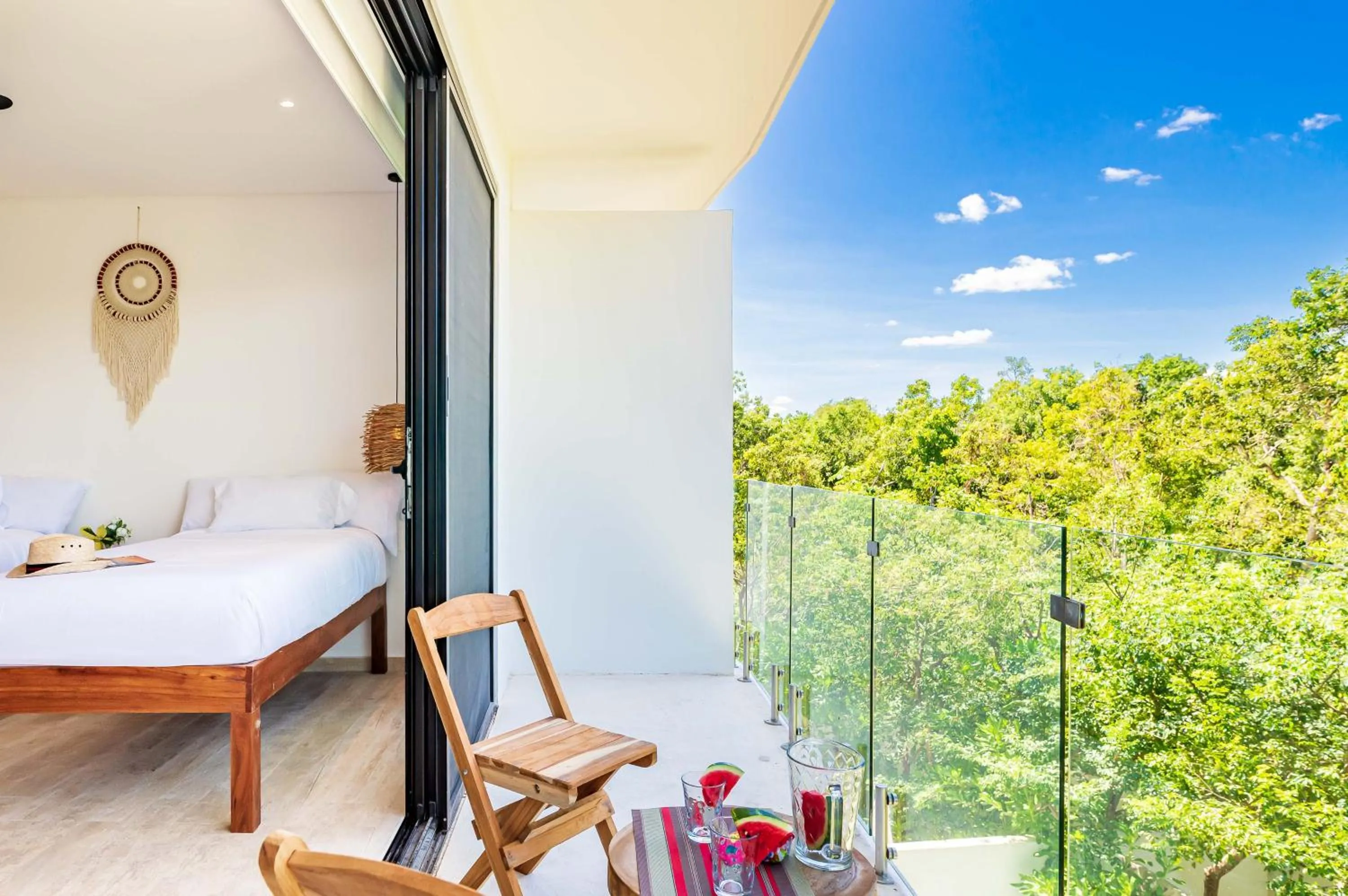 Balcony/Terrace in Central Park Lagunas by Sandy Powerful