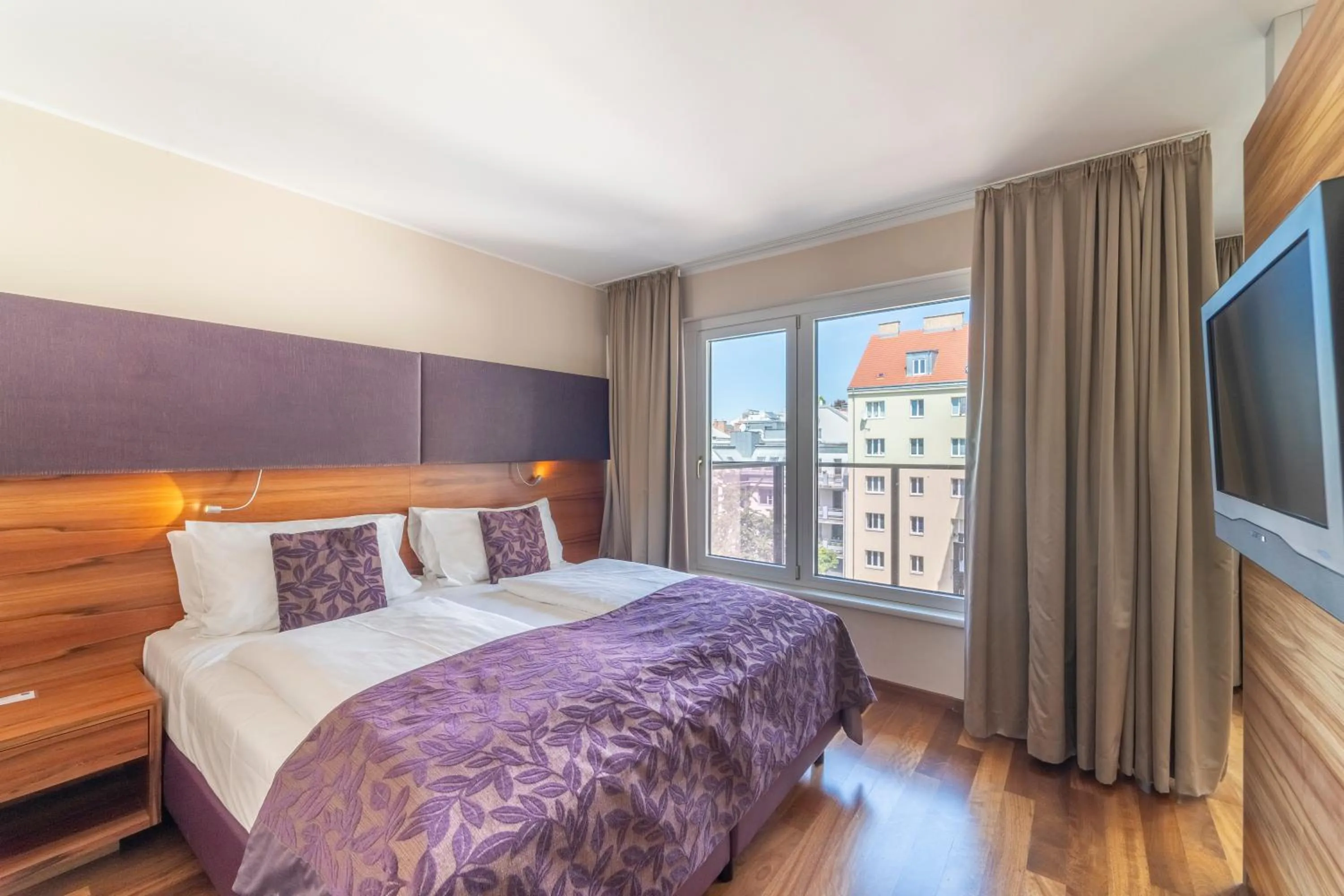 Bedroom, Bed in Pakat Suites