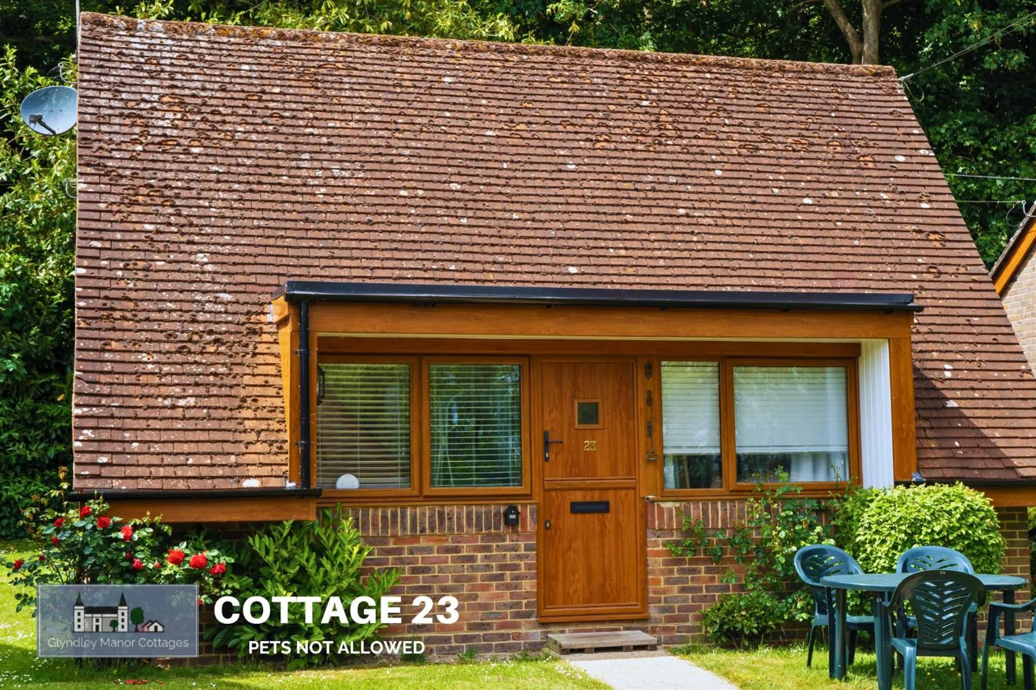 Property building in Glyndley Manor Cottages
