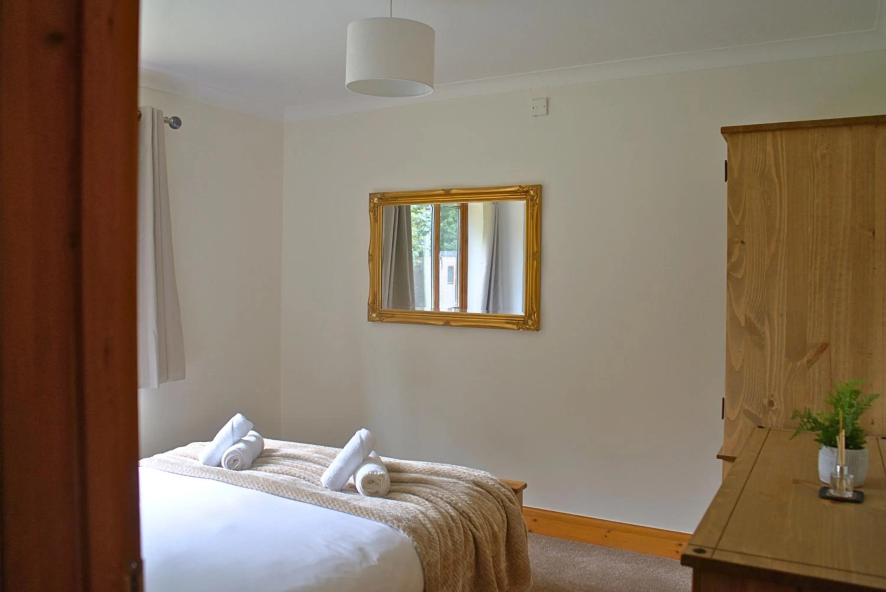 Bedroom, Bed in Glyndley Manor Cottages