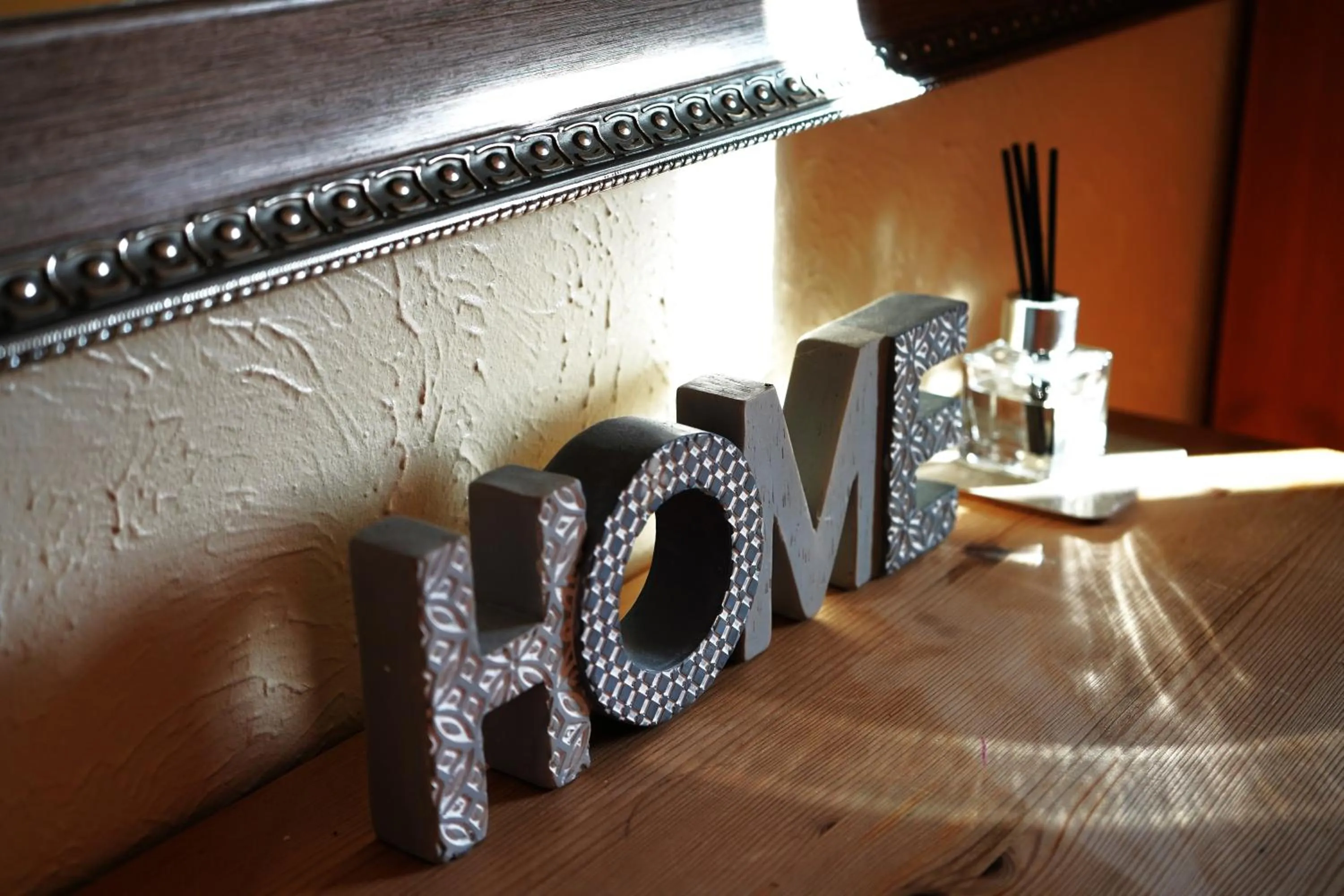 Decorative detail in Glyndley Manor Cottages