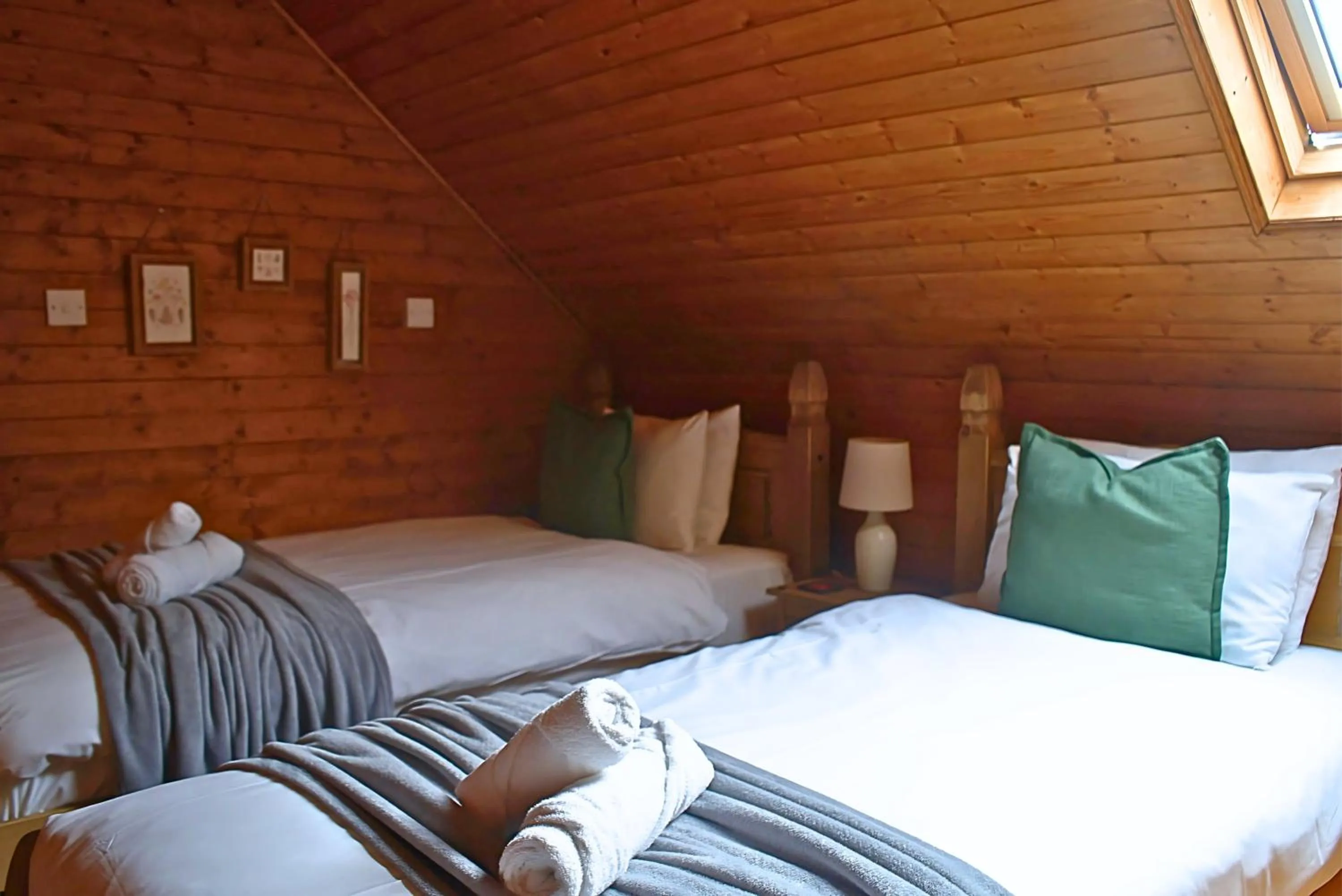 Photo of the whole room, Bed in Glyndley Manor Cottages