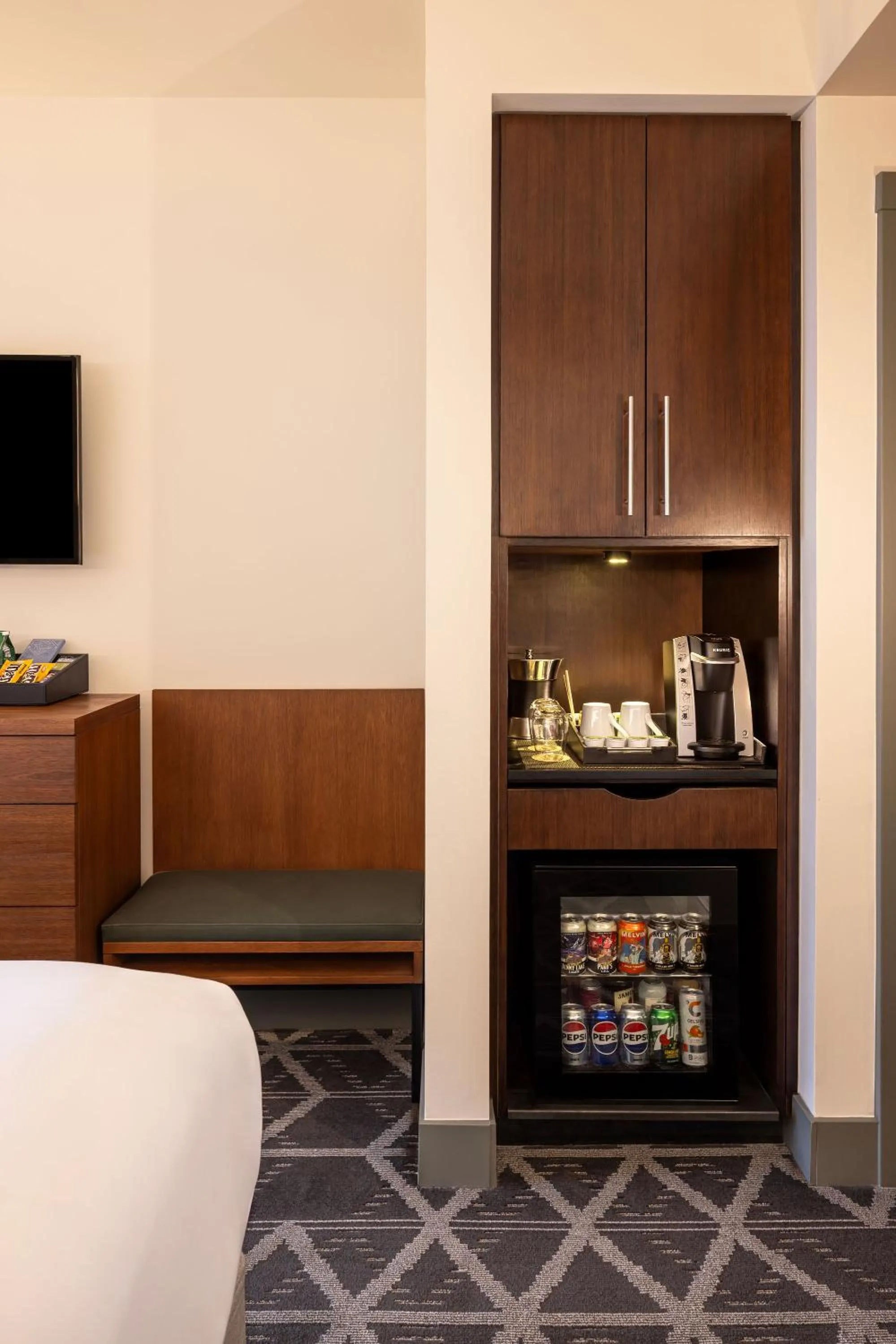 Coffee/tea facilities, Bed in Hotel Terra Jackson Hole, a Noble House Resort