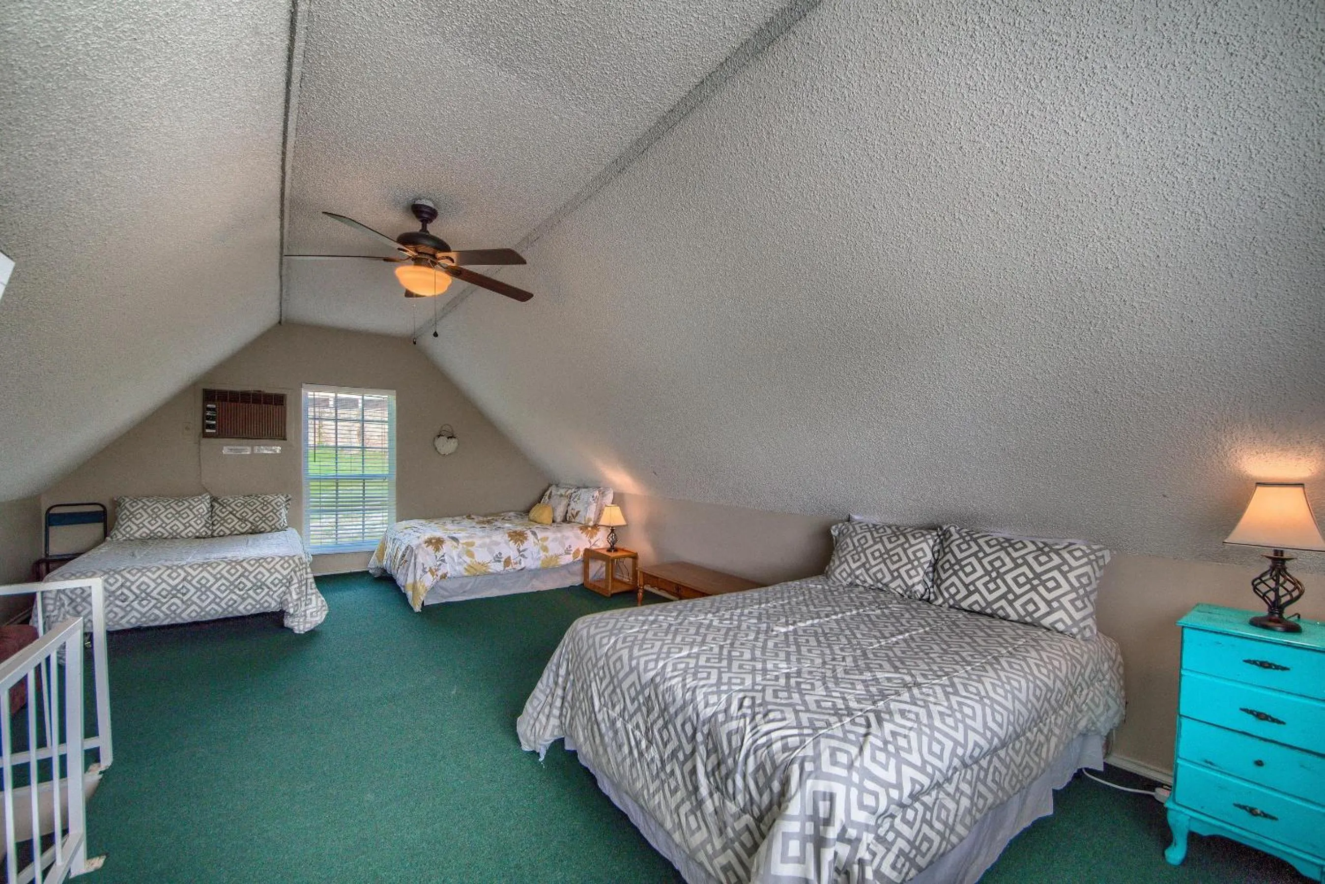 Other, Bed in CL 1105C A Shore Thing