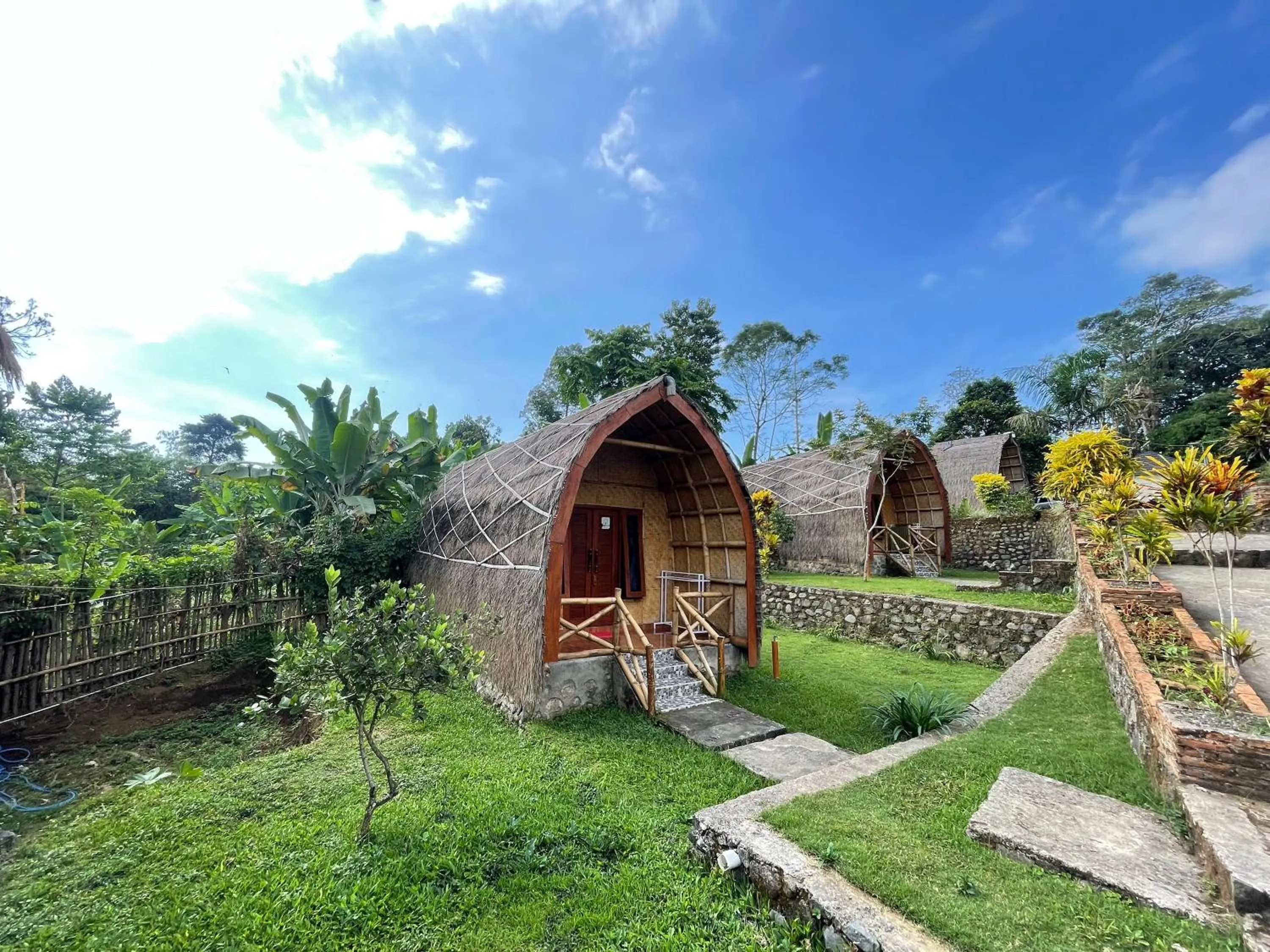 Property building in Villa Bambu Rinjani & Restaurant