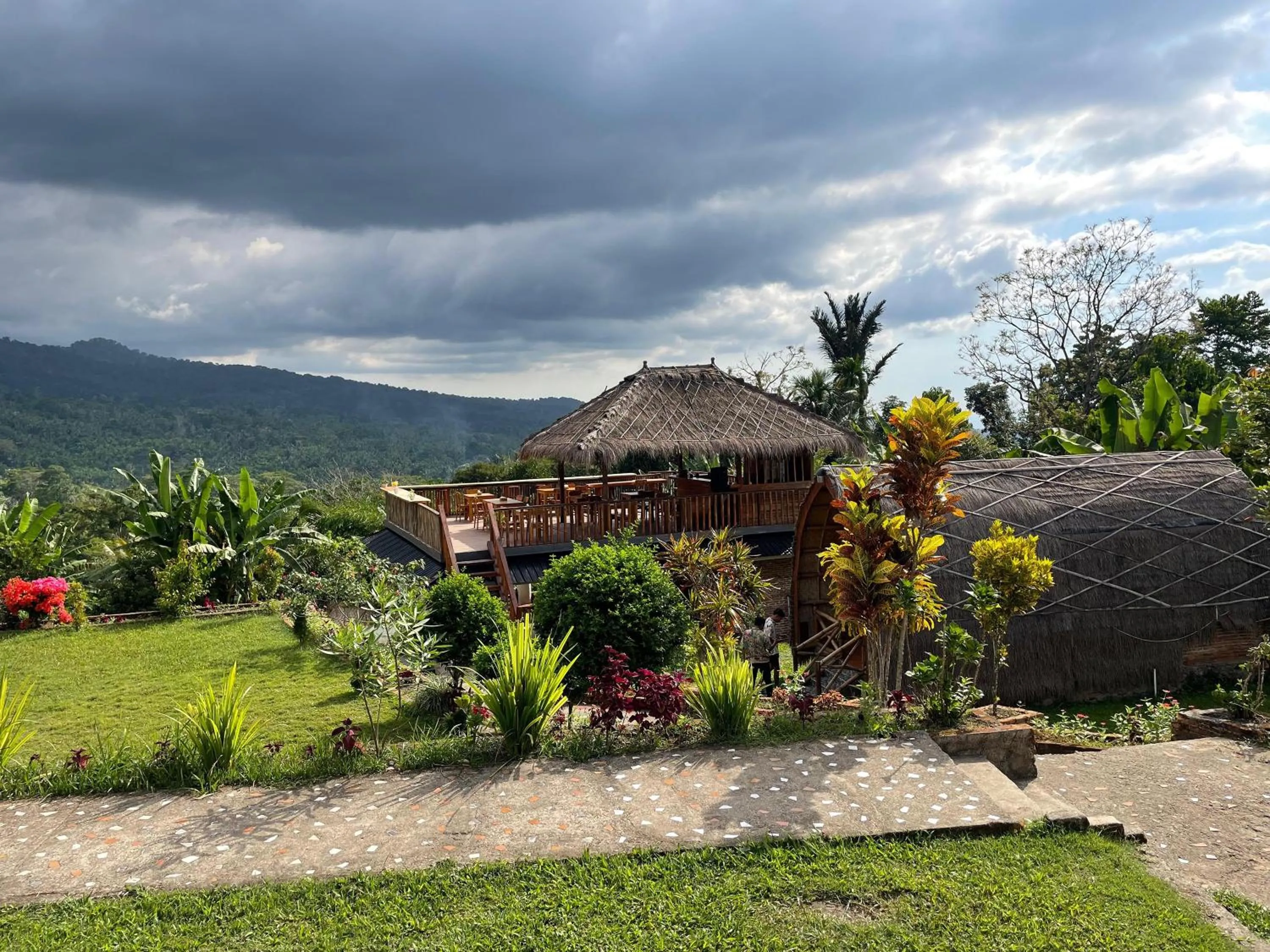 Property building in Villa Bambu Rinjani & Restaurant