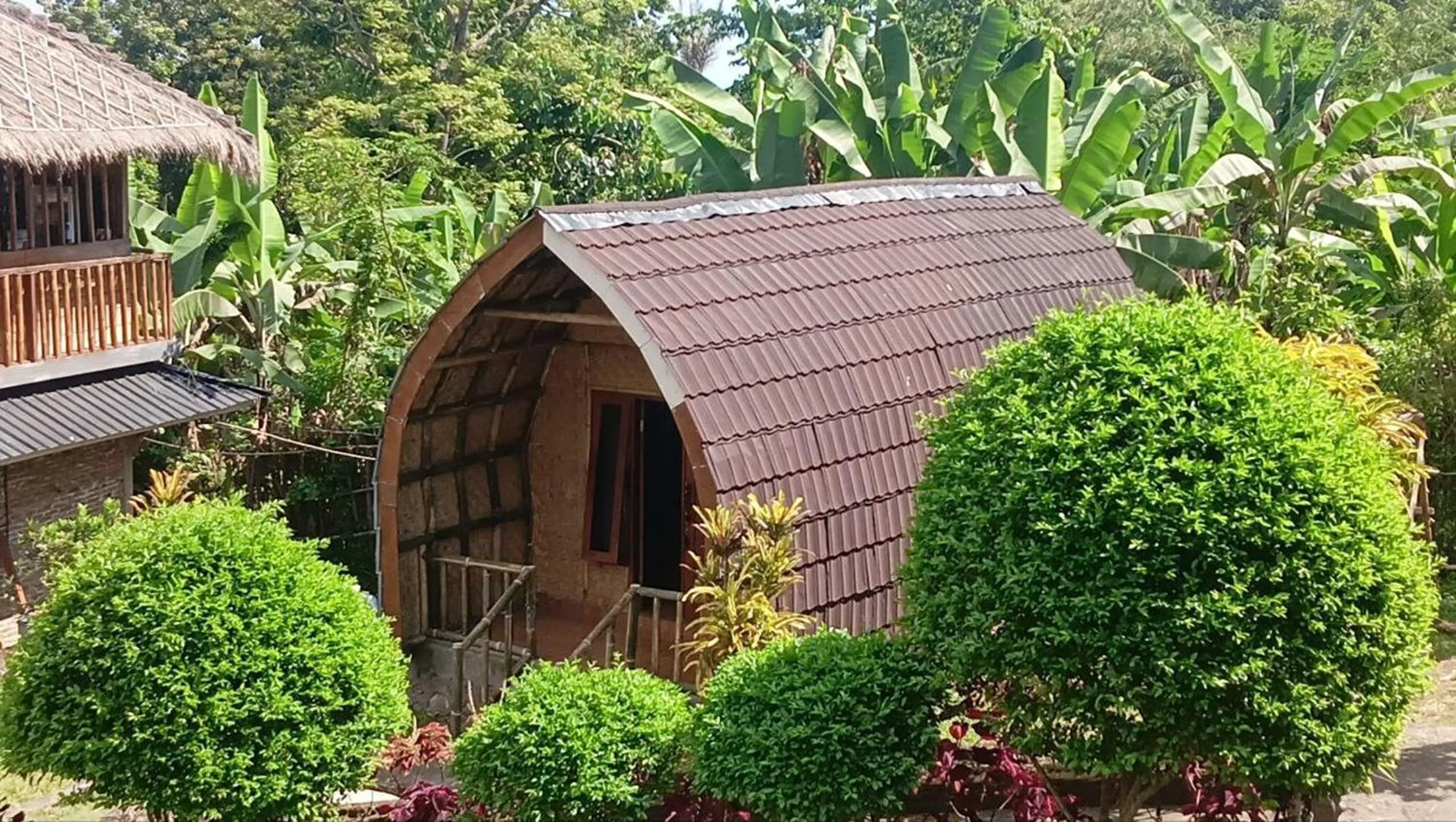 Property building in Villa Bambu Rinjani & Restaurant