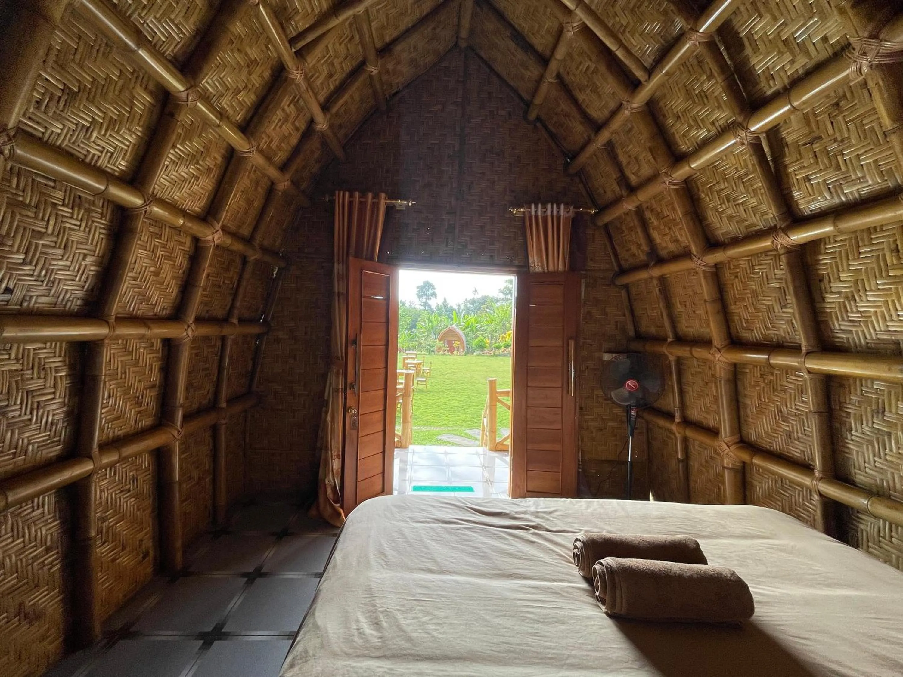 Bed in Villa Bambu Rinjani & Restaurant