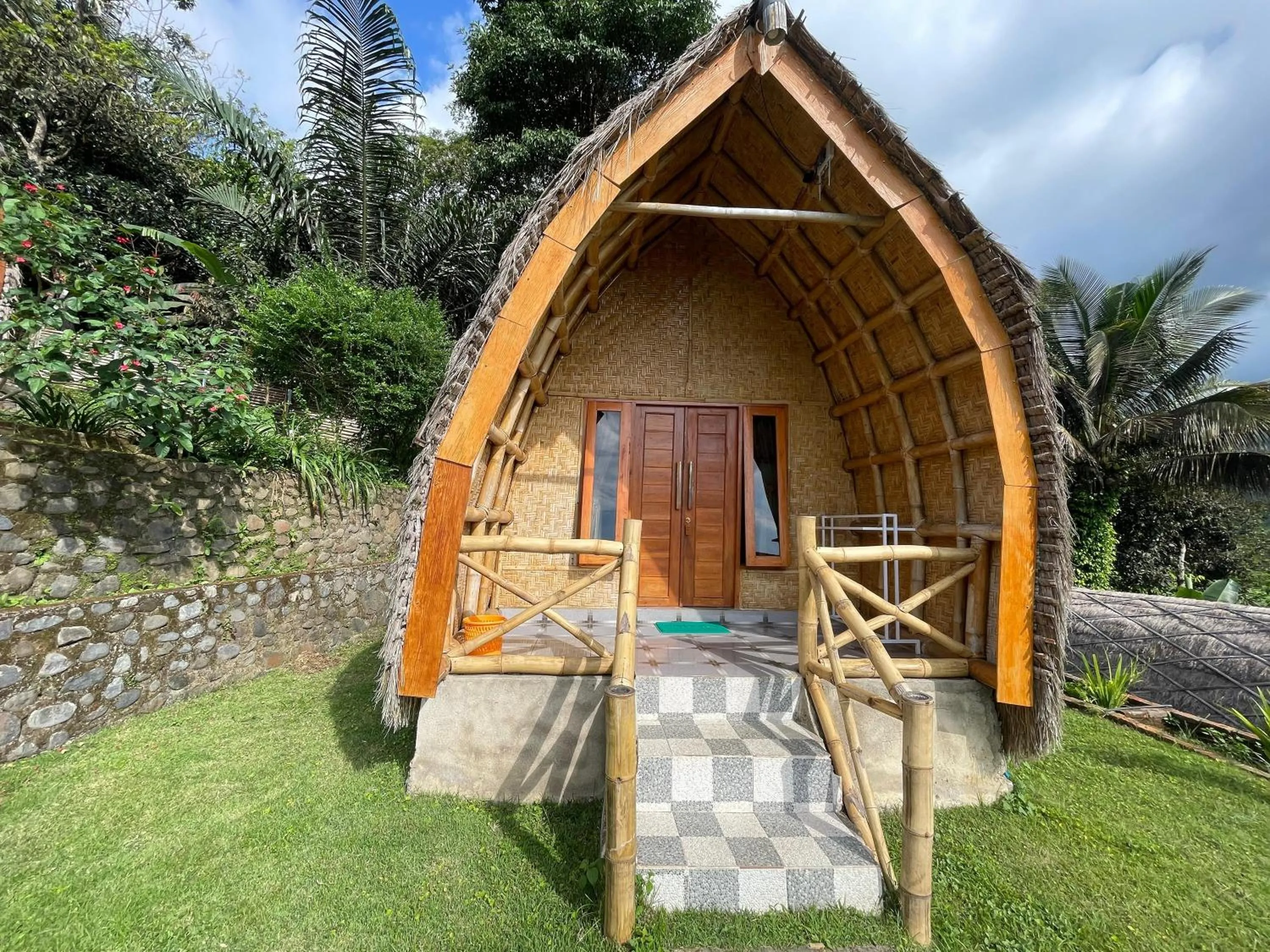 Property building in Villa Bambu Rinjani & Restaurant