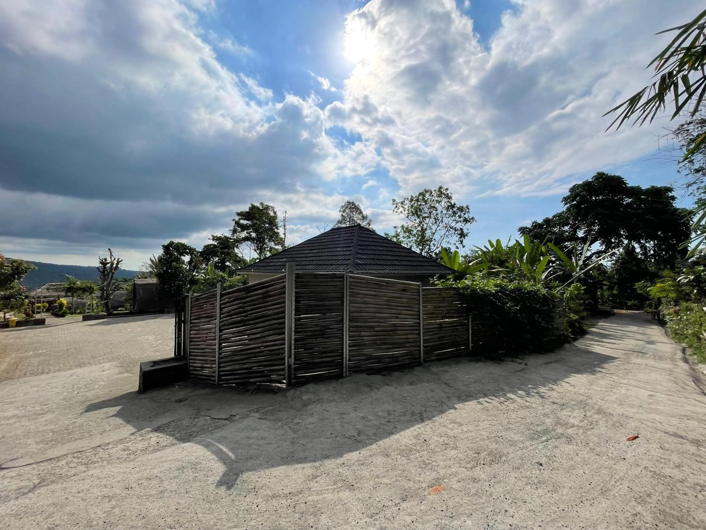 Property building in Villa Bambu Rinjani & Restaurant