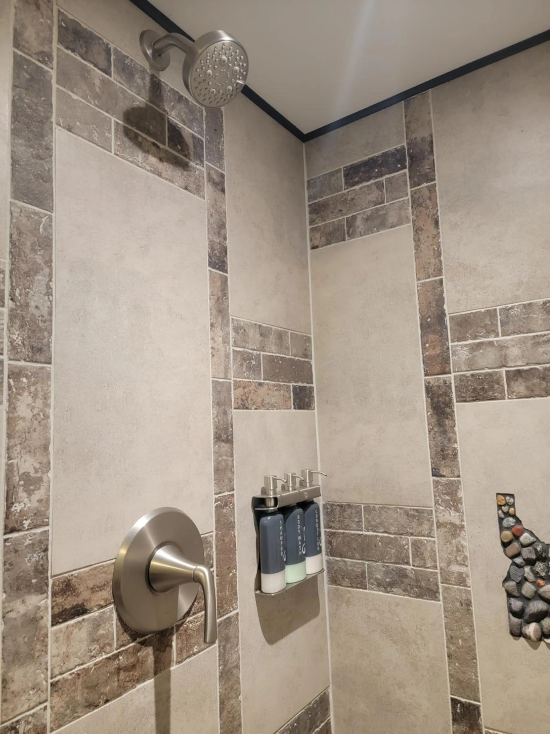 Shower in The Colburn Schoolhouse - Geography suite