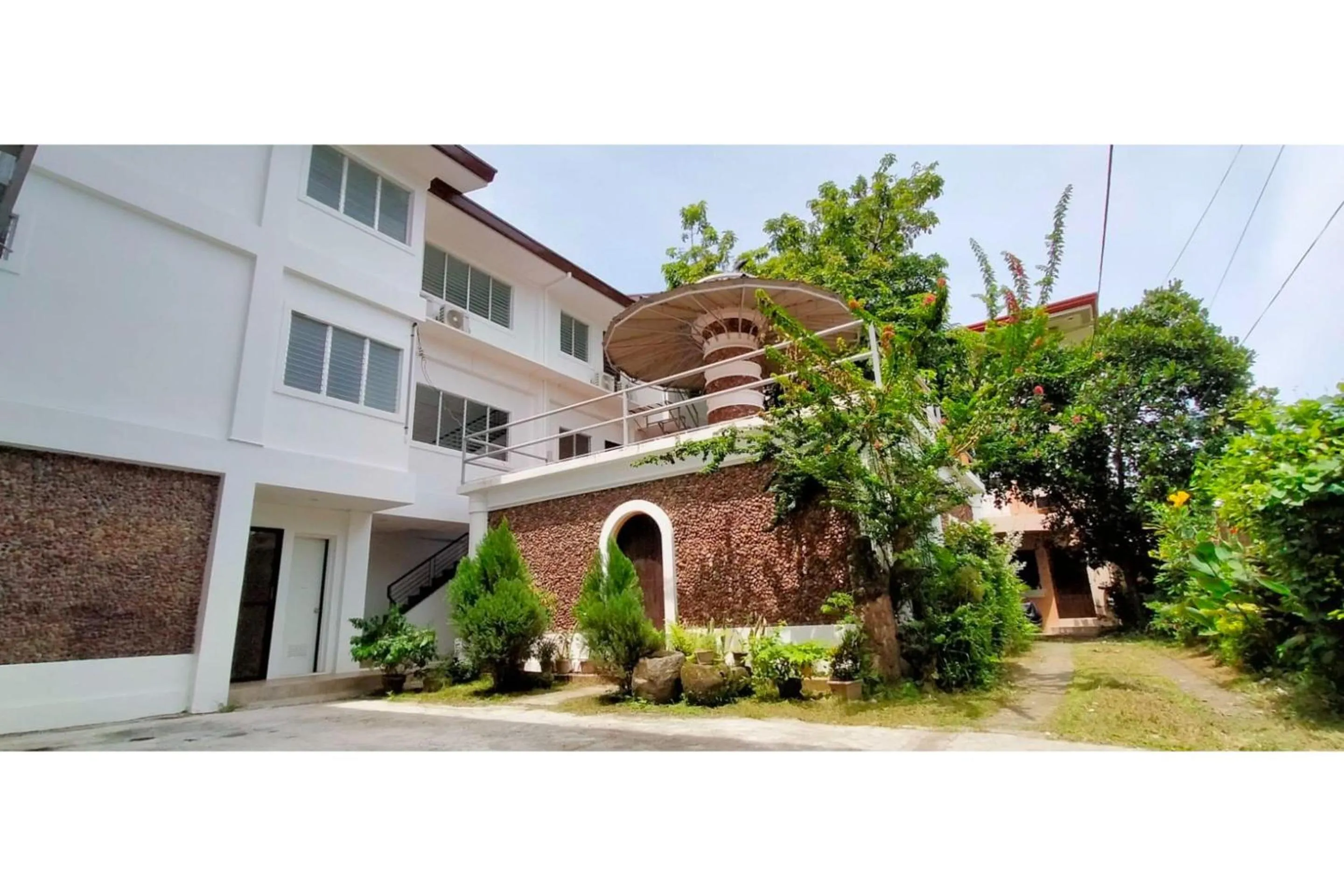 Facade/entrance in OYO 799 Ddd Habitat Iloilo