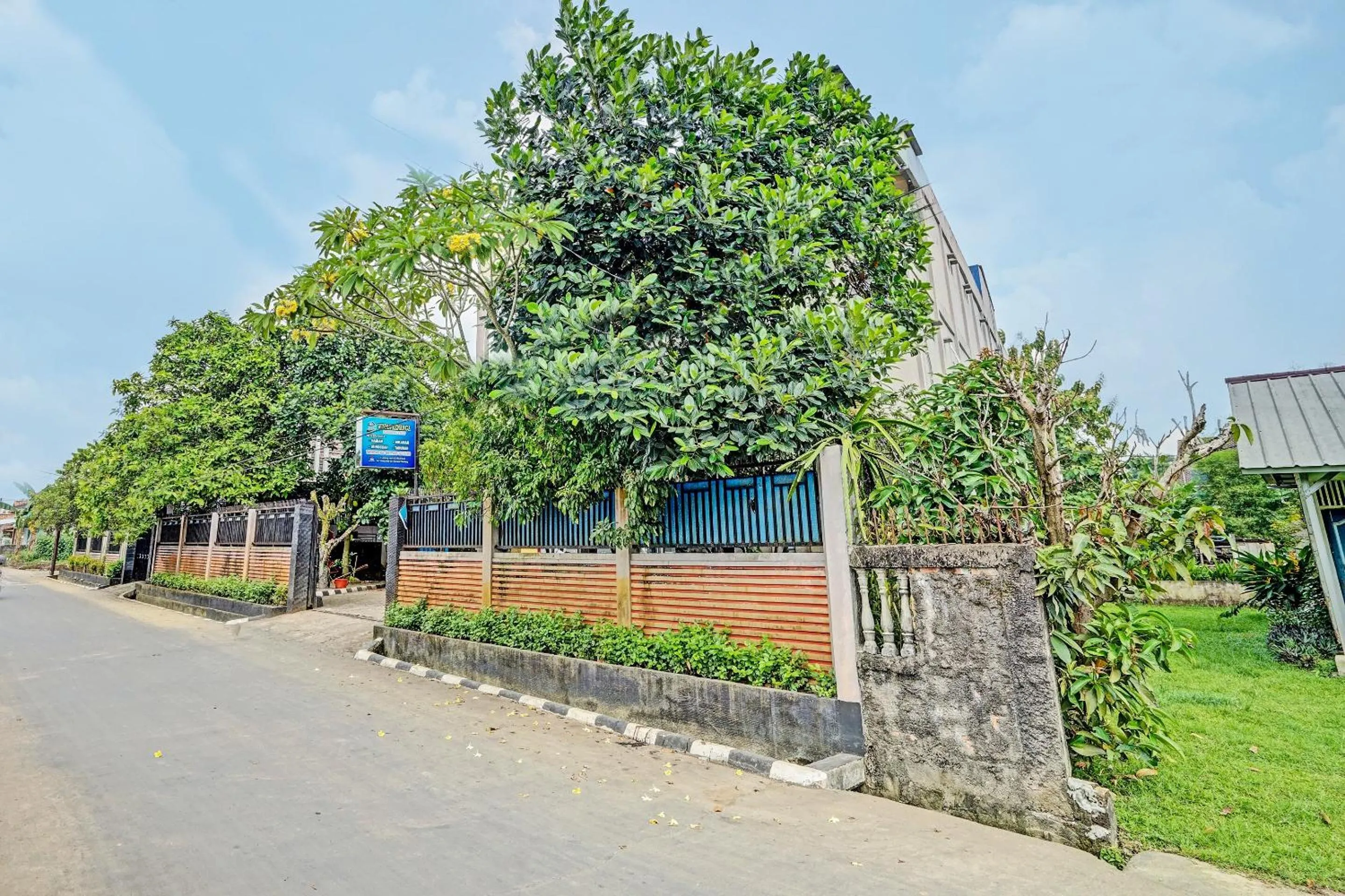 Facade/entrance in OYO 90508 Wisma Kenanga