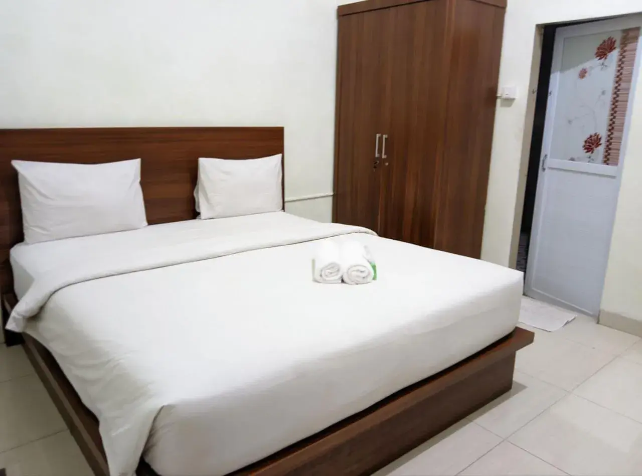 Superior Double Room in Teratai Residence RedPartner Superior Double Room in Teratai Residence RedPartner