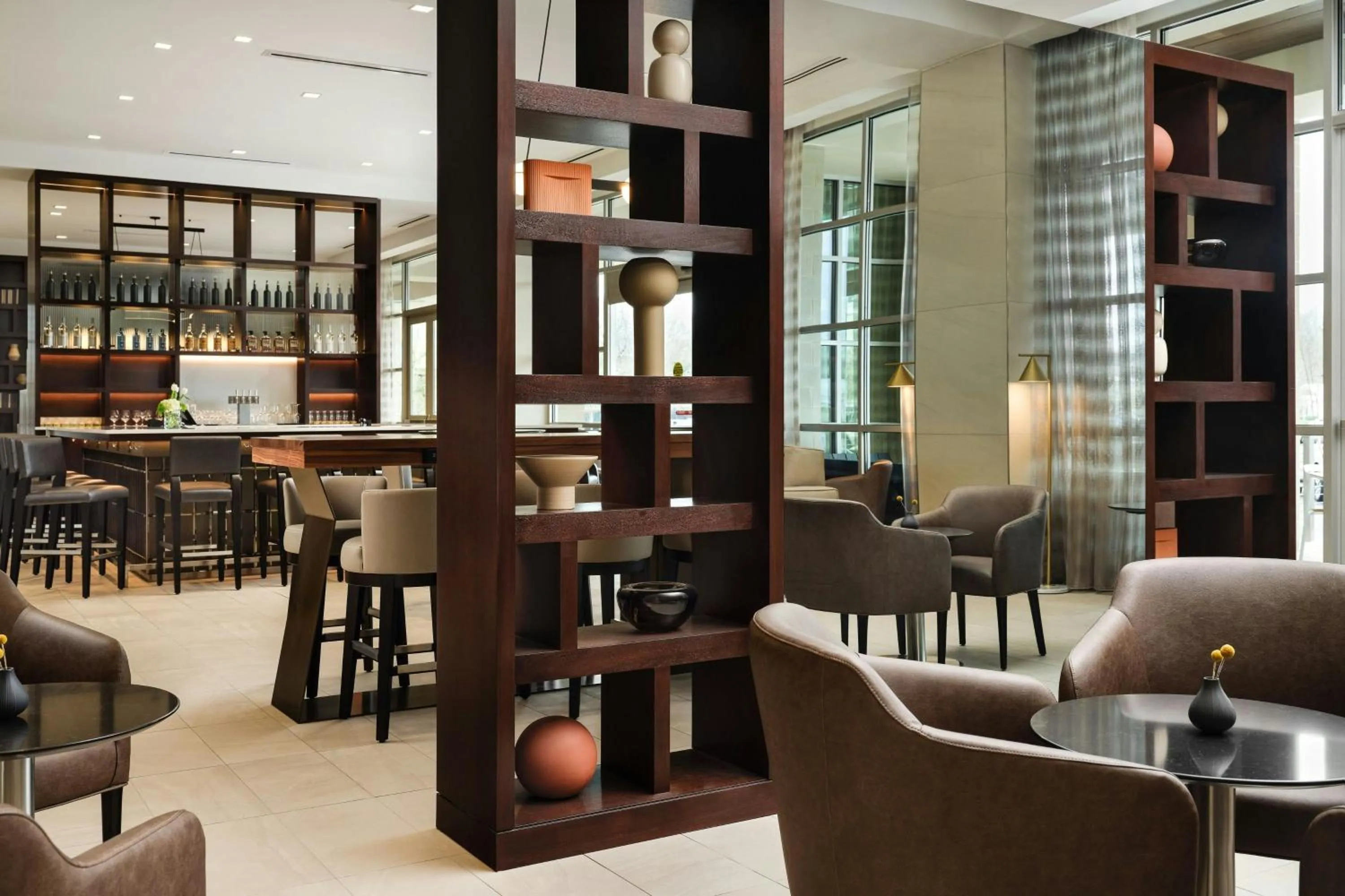 Lounge or bar in AC Hotel by Marriott Jackson Ridgeland