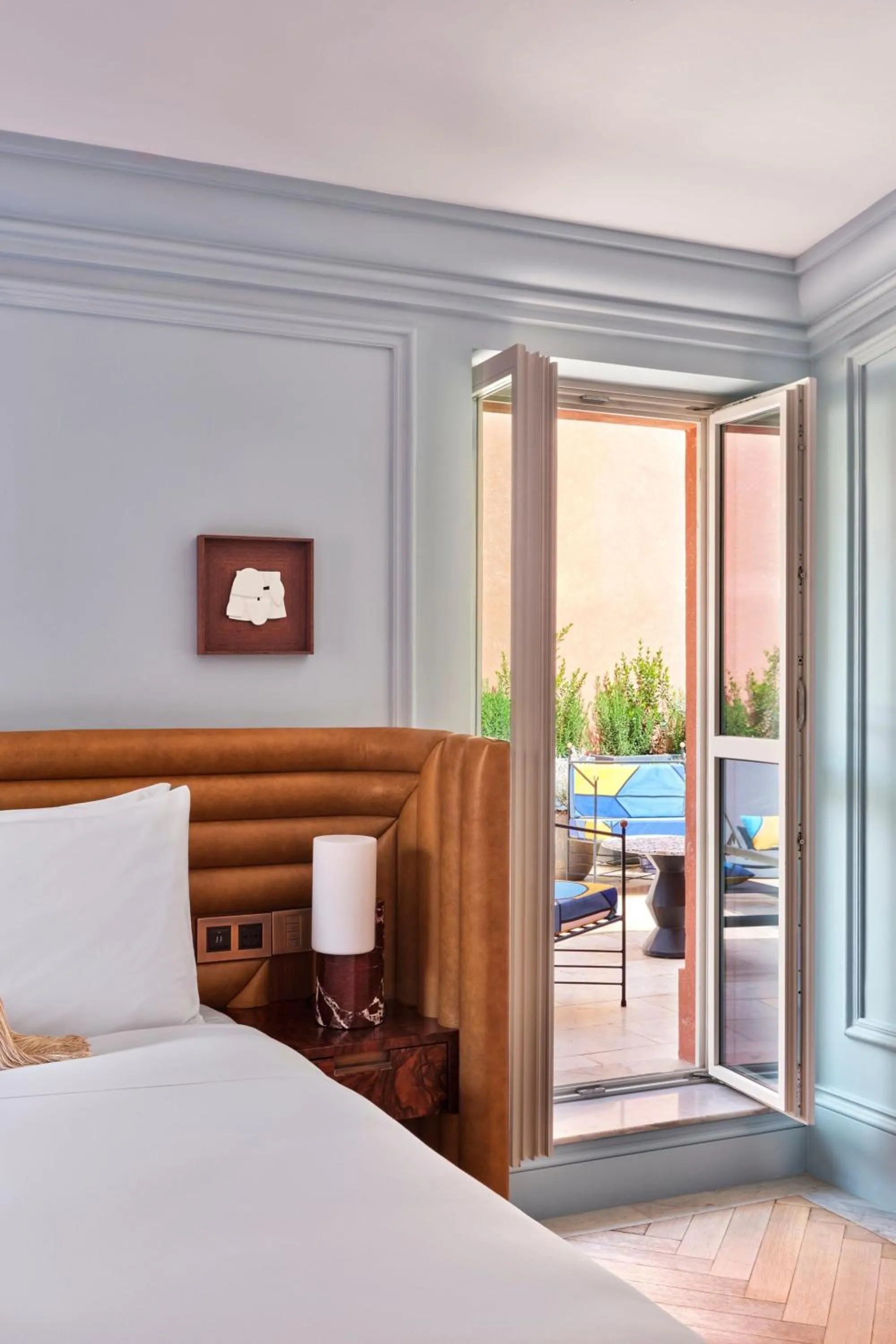 Photo of the whole room, Bed in W Rome