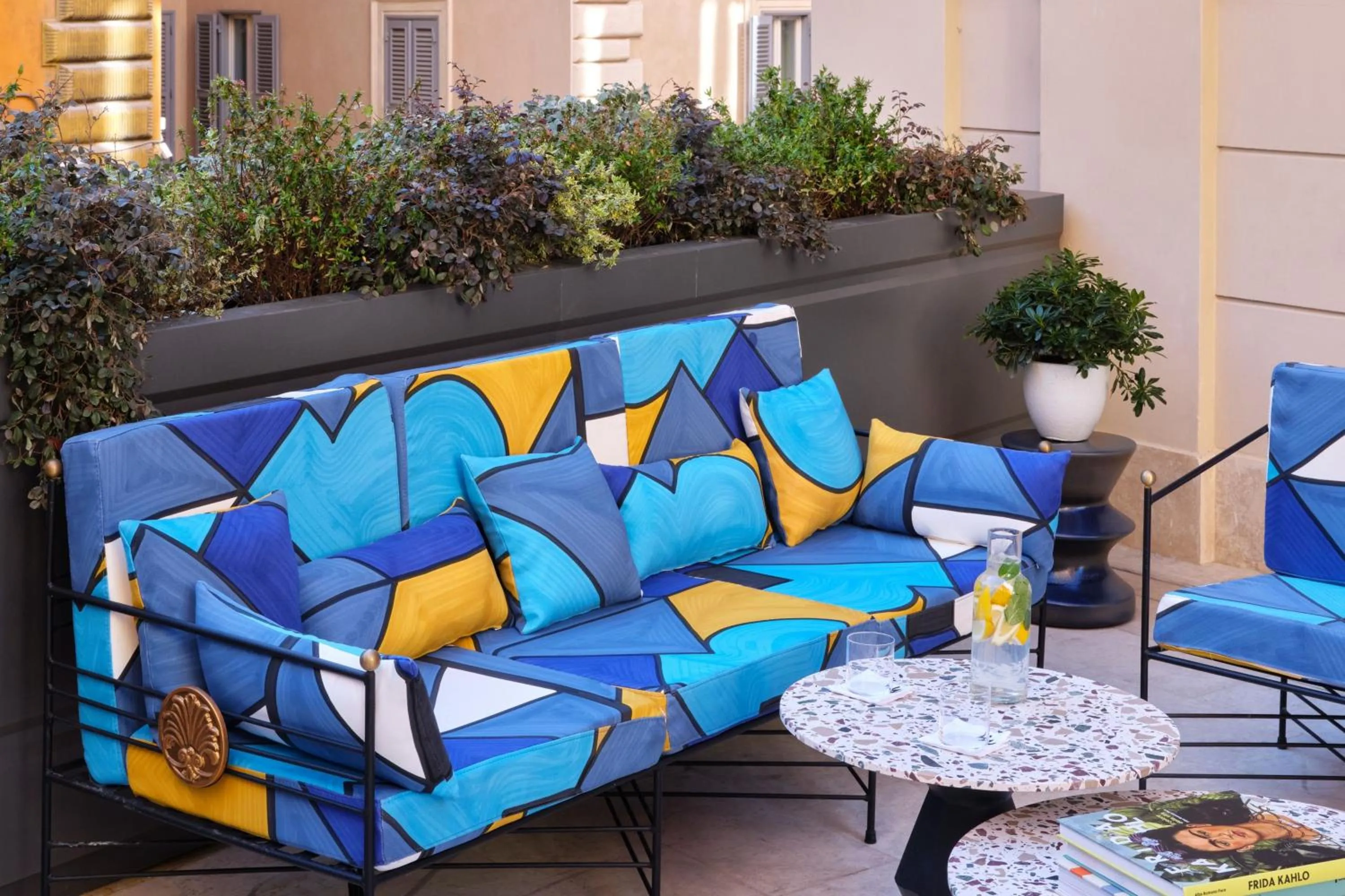 Photo of the whole room in W Rome