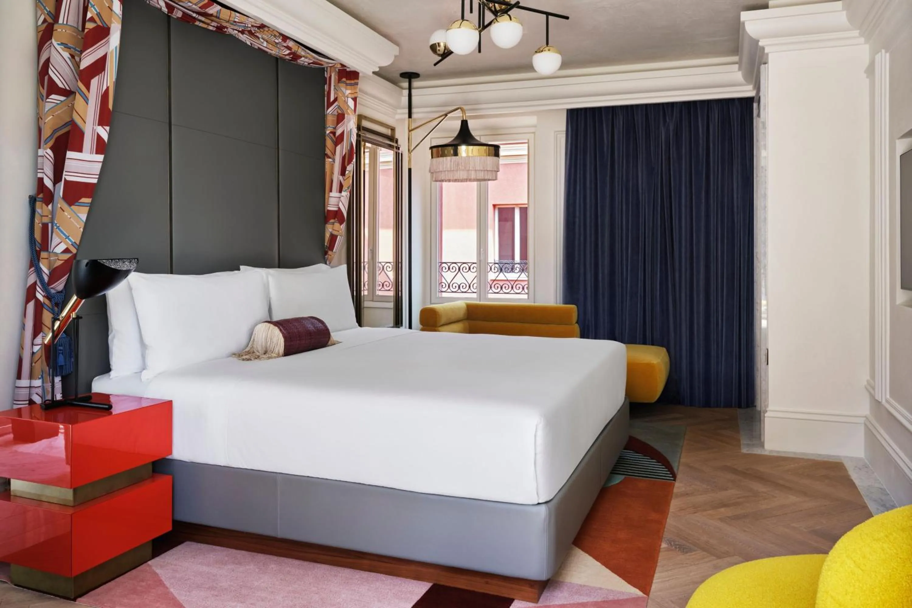 Photo of the whole room, Bed in W Rome