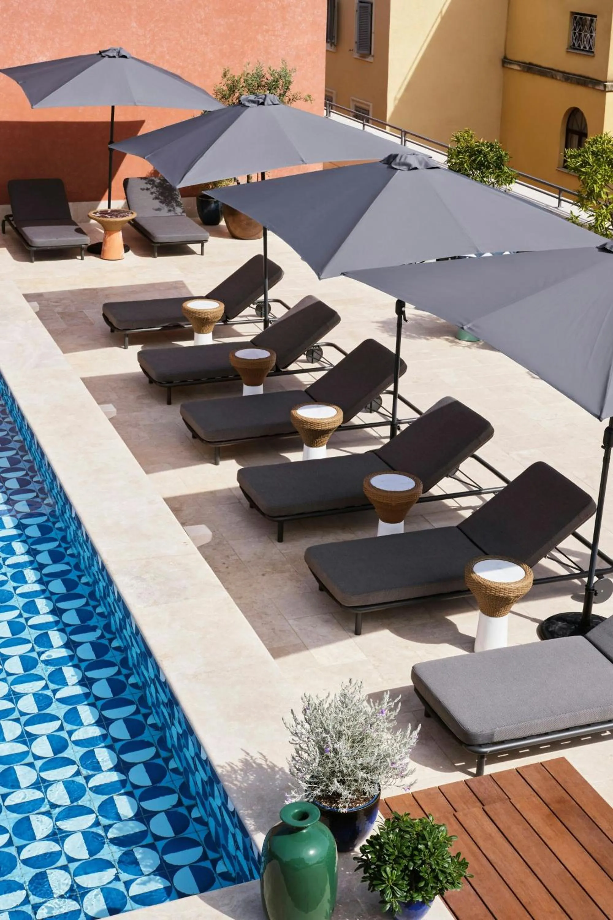 Area and facilities in W Rome