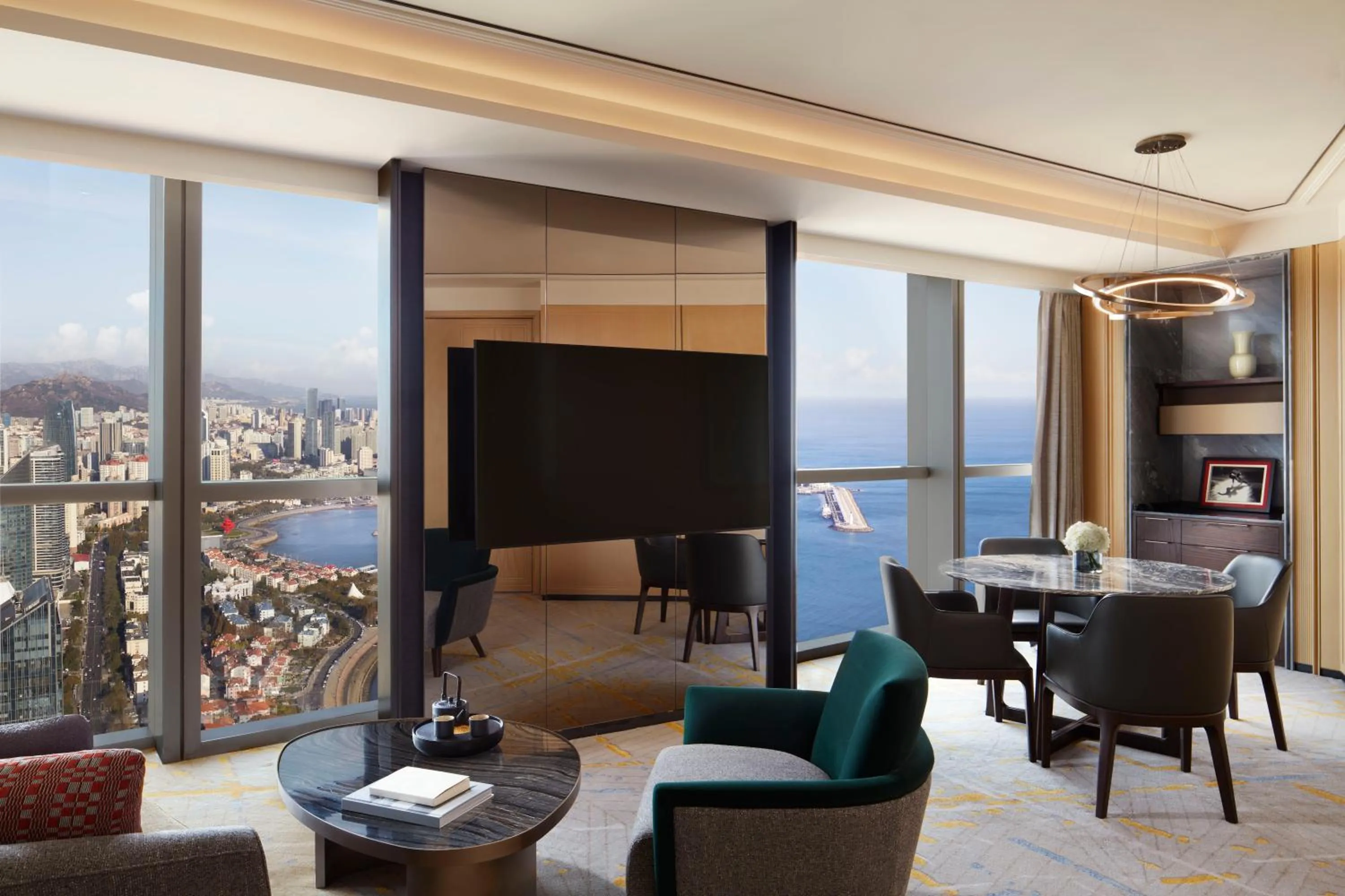 TV and multimedia in The St. Regis Qingdao