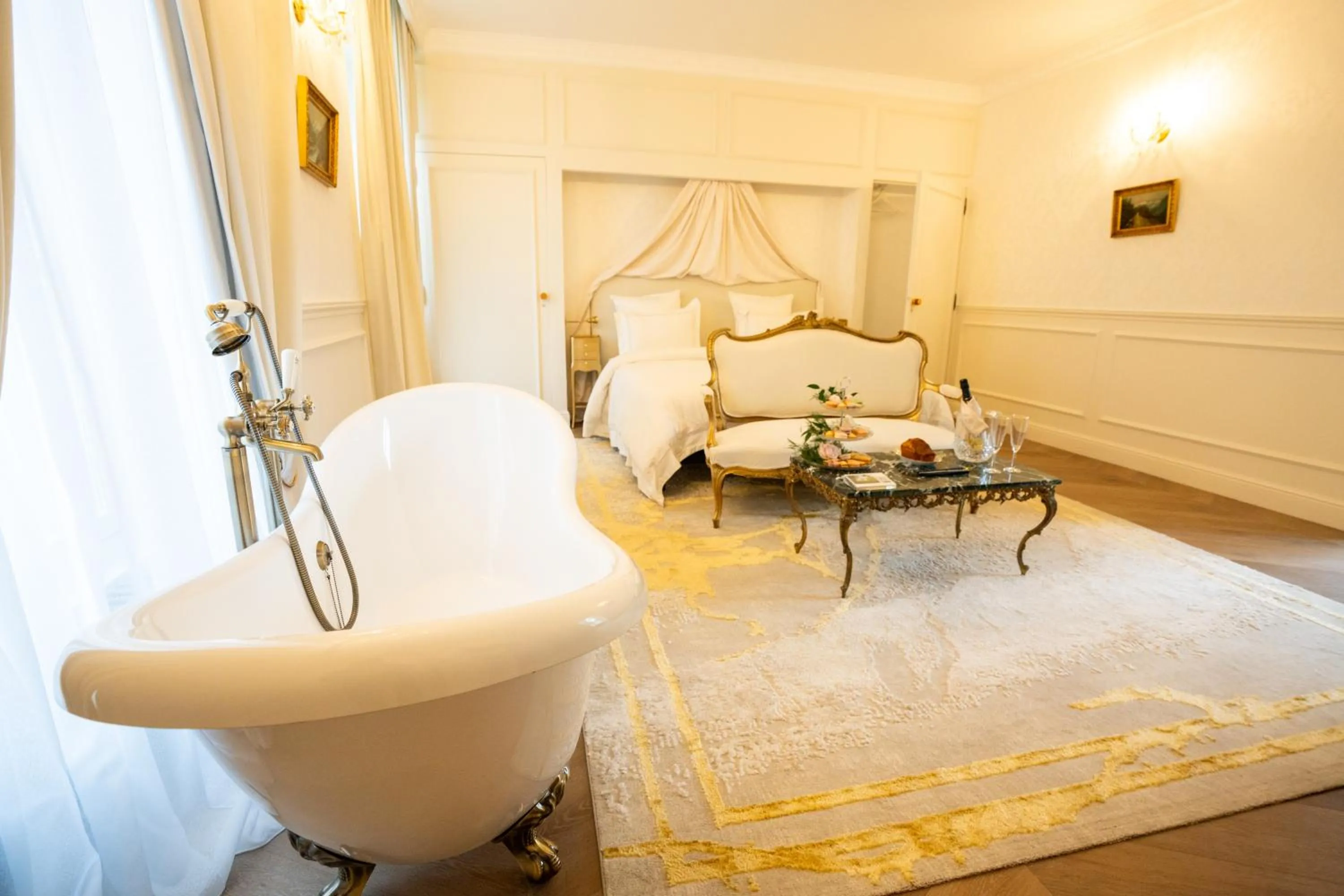 Bed in Le Château d Hardricourt