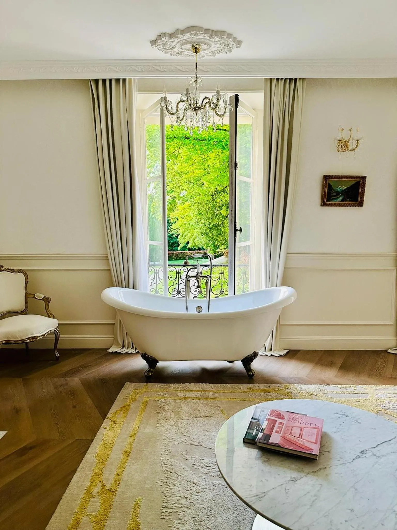 Bathroom in Le Château d Hardricourt