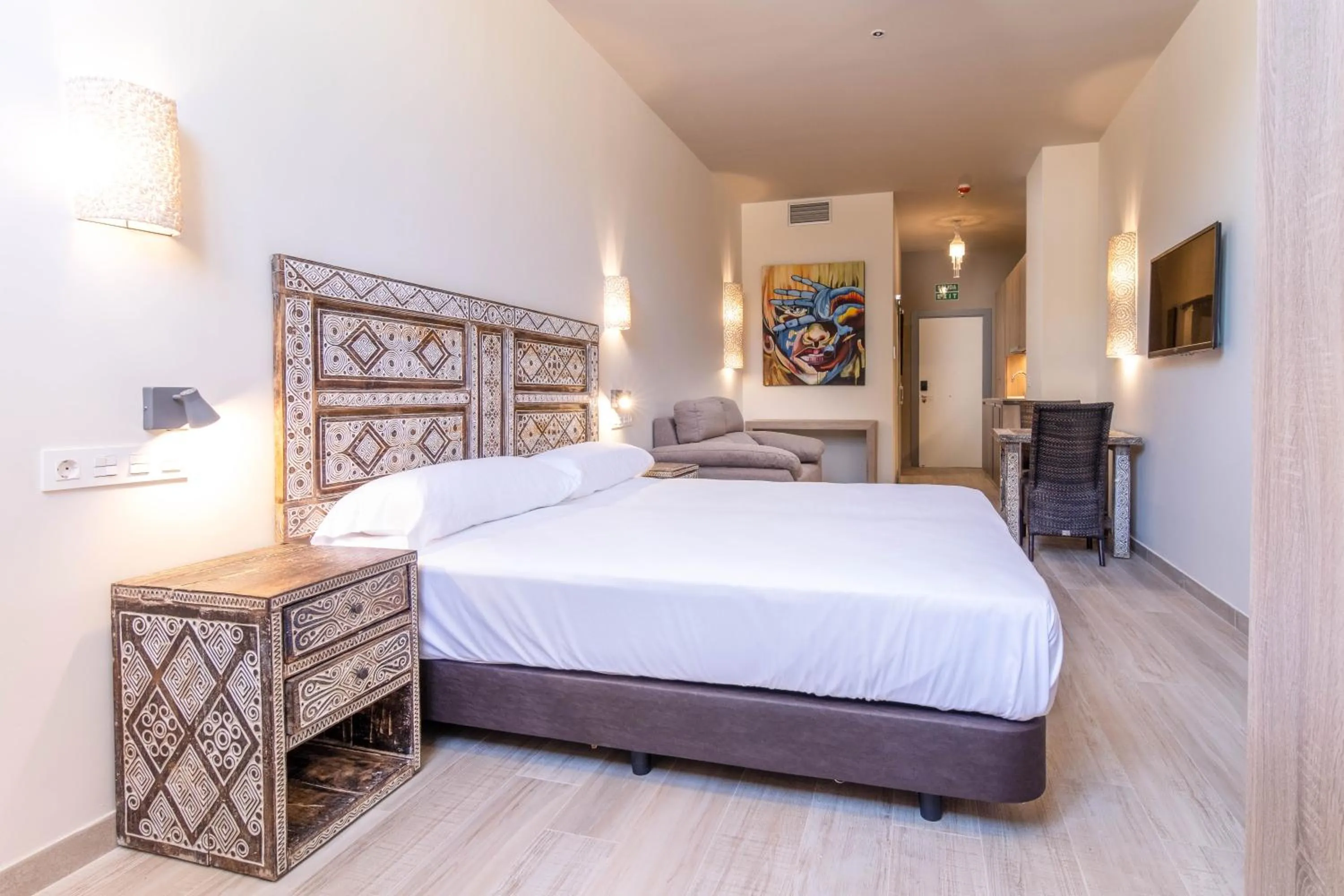 Bedroom, Bed in Tarifa Suites by QHotels
