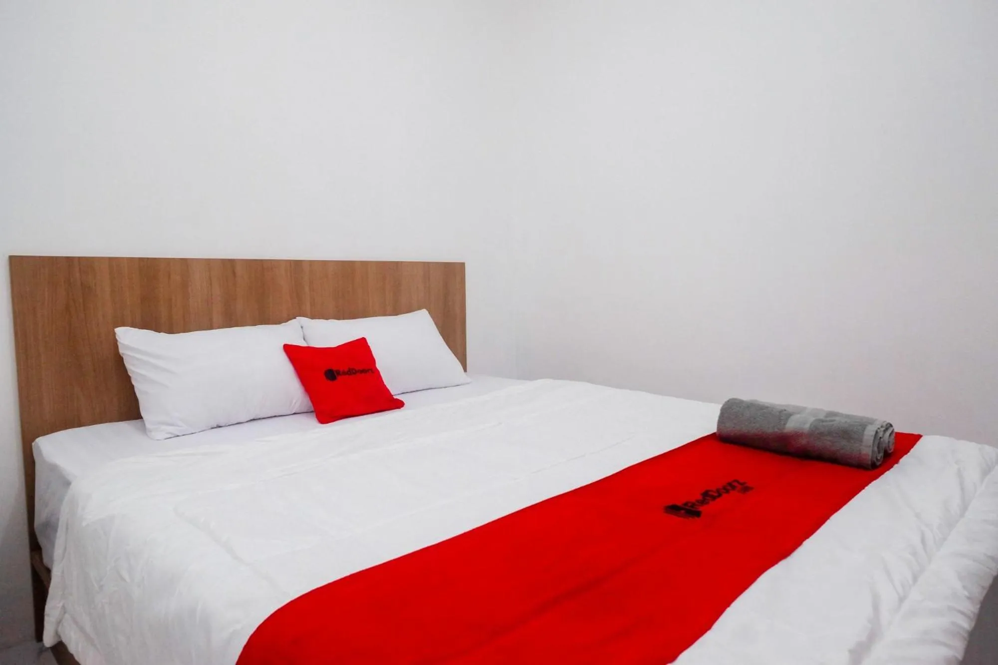 Bed in RedDoorz near Sleman City Hall Yogyakarta