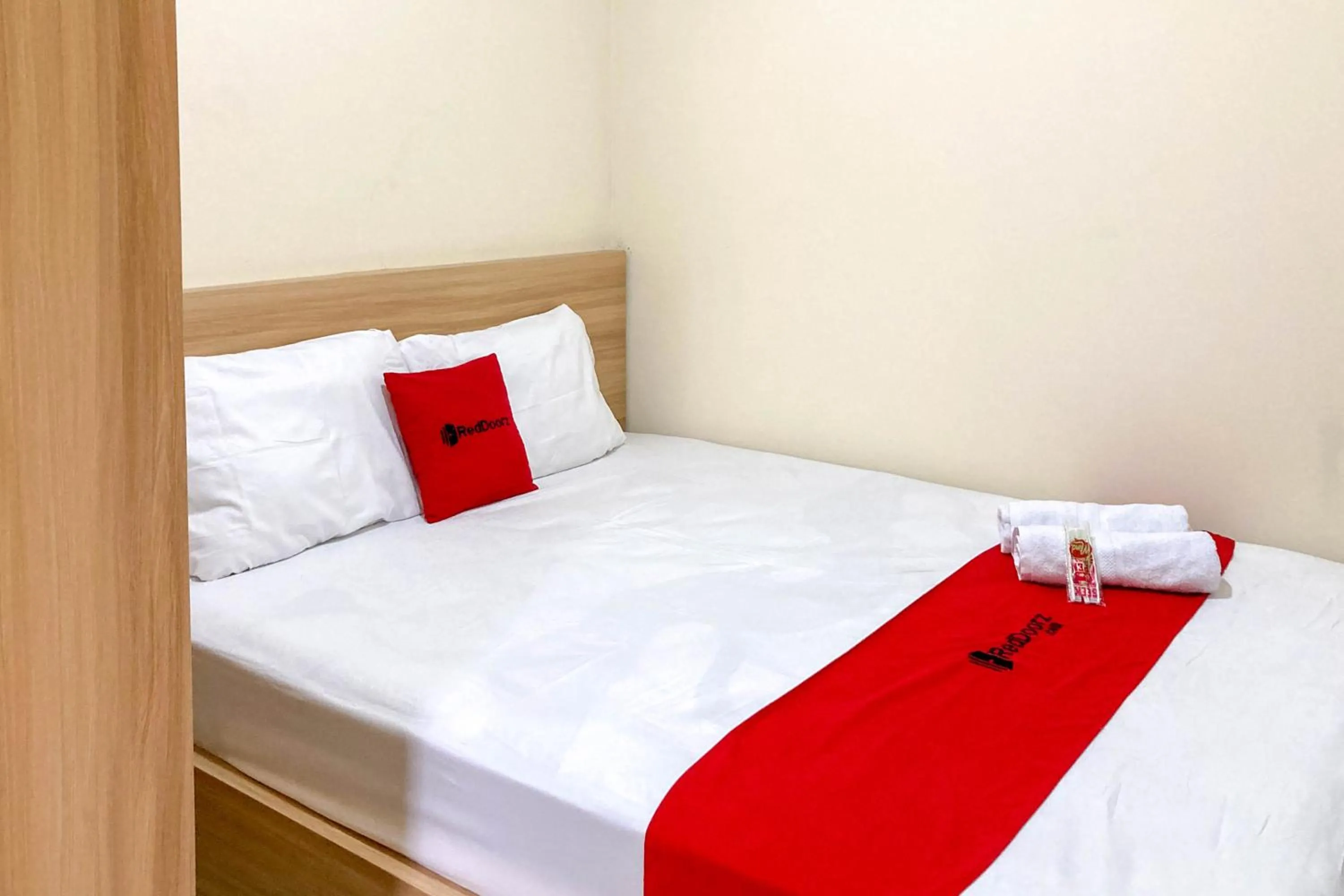Bed in RedDoorz near Sleman City Hall Yogyakarta