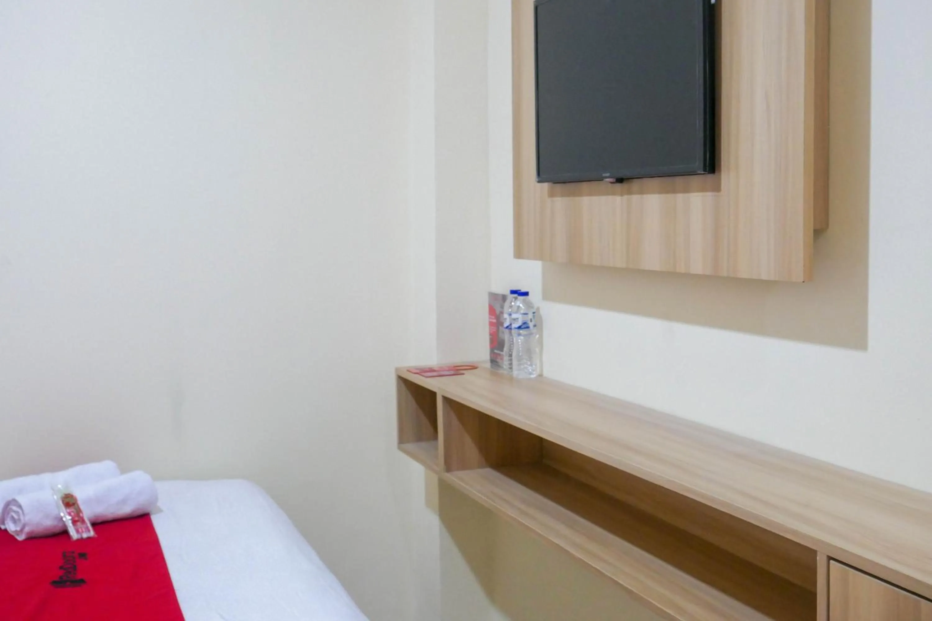 Bed in RedDoorz near Sleman City Hall Yogyakarta