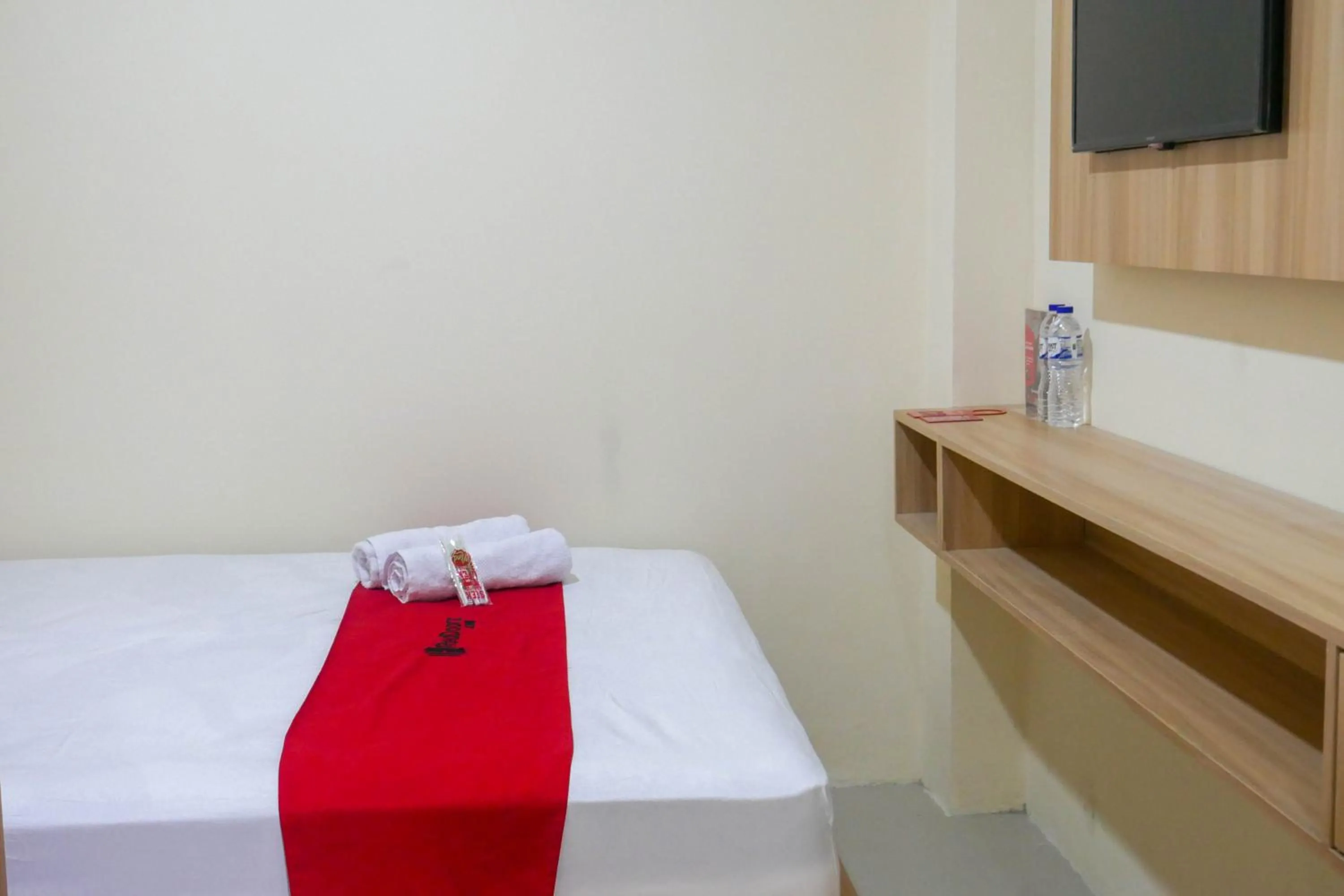 Bed in RedDoorz near Sleman City Hall Yogyakarta