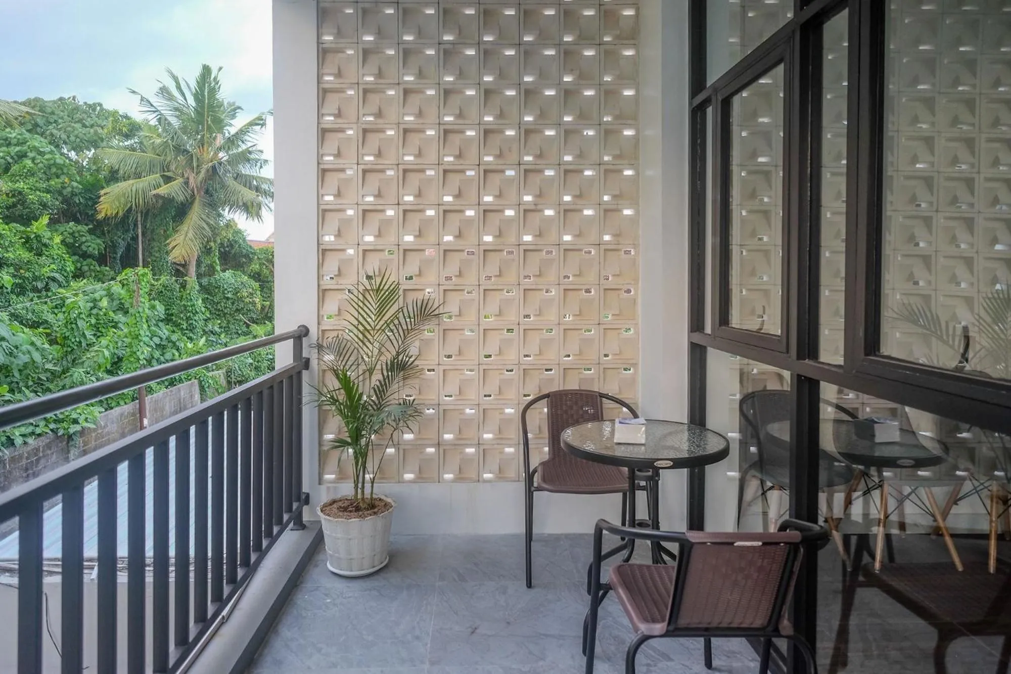 Balcony/Terrace in RedDoorz near Sleman City Hall Yogyakarta