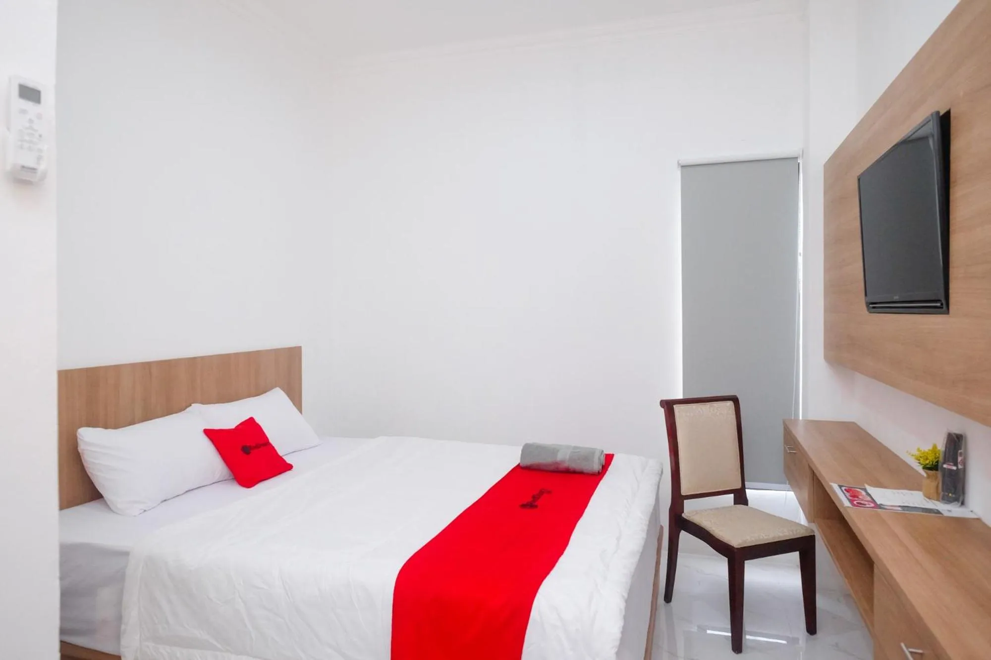 Bed in RedDoorz near Sleman City Hall Yogyakarta