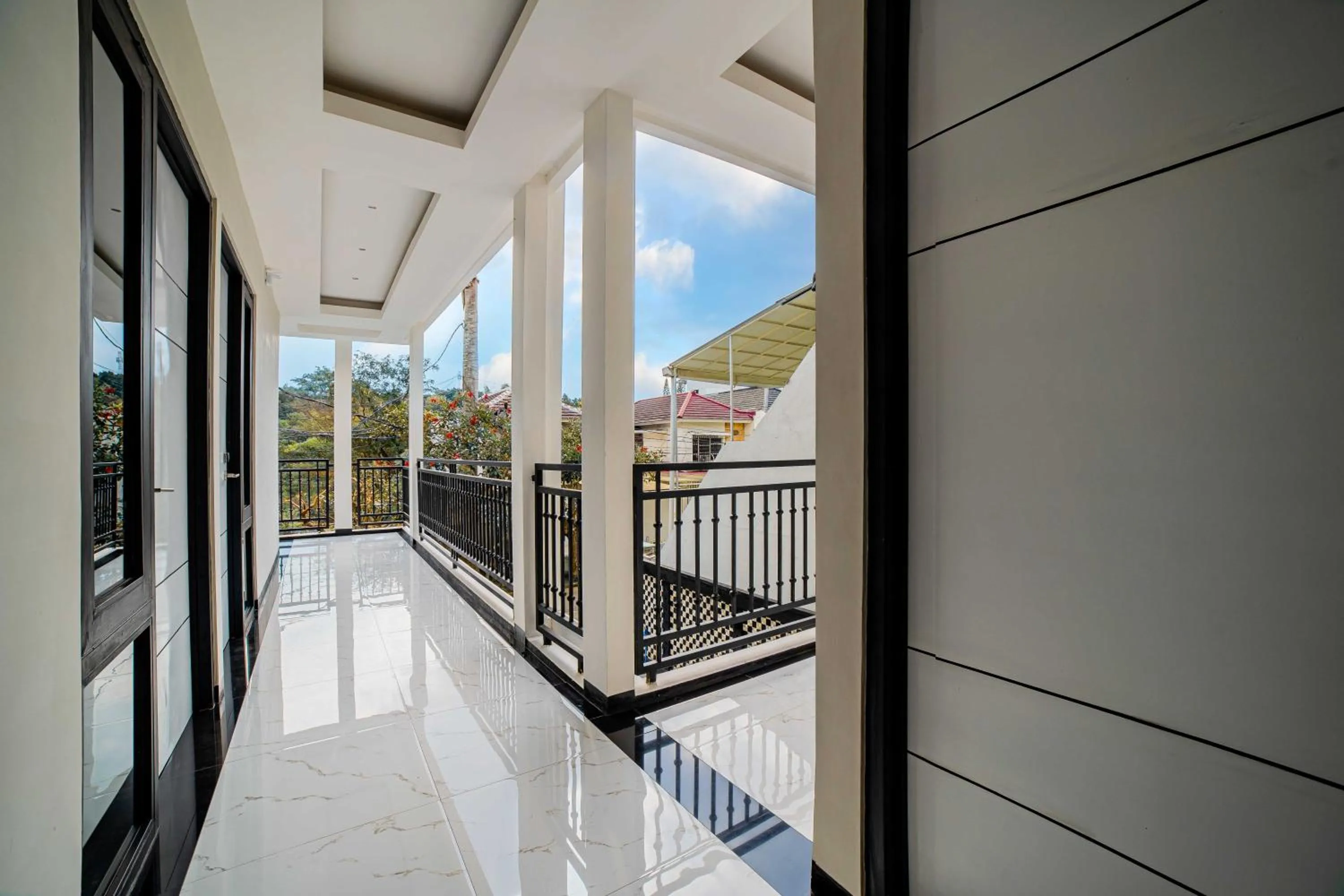 Balcony/Terrace in Tree Homestay Mitra RedDoorz