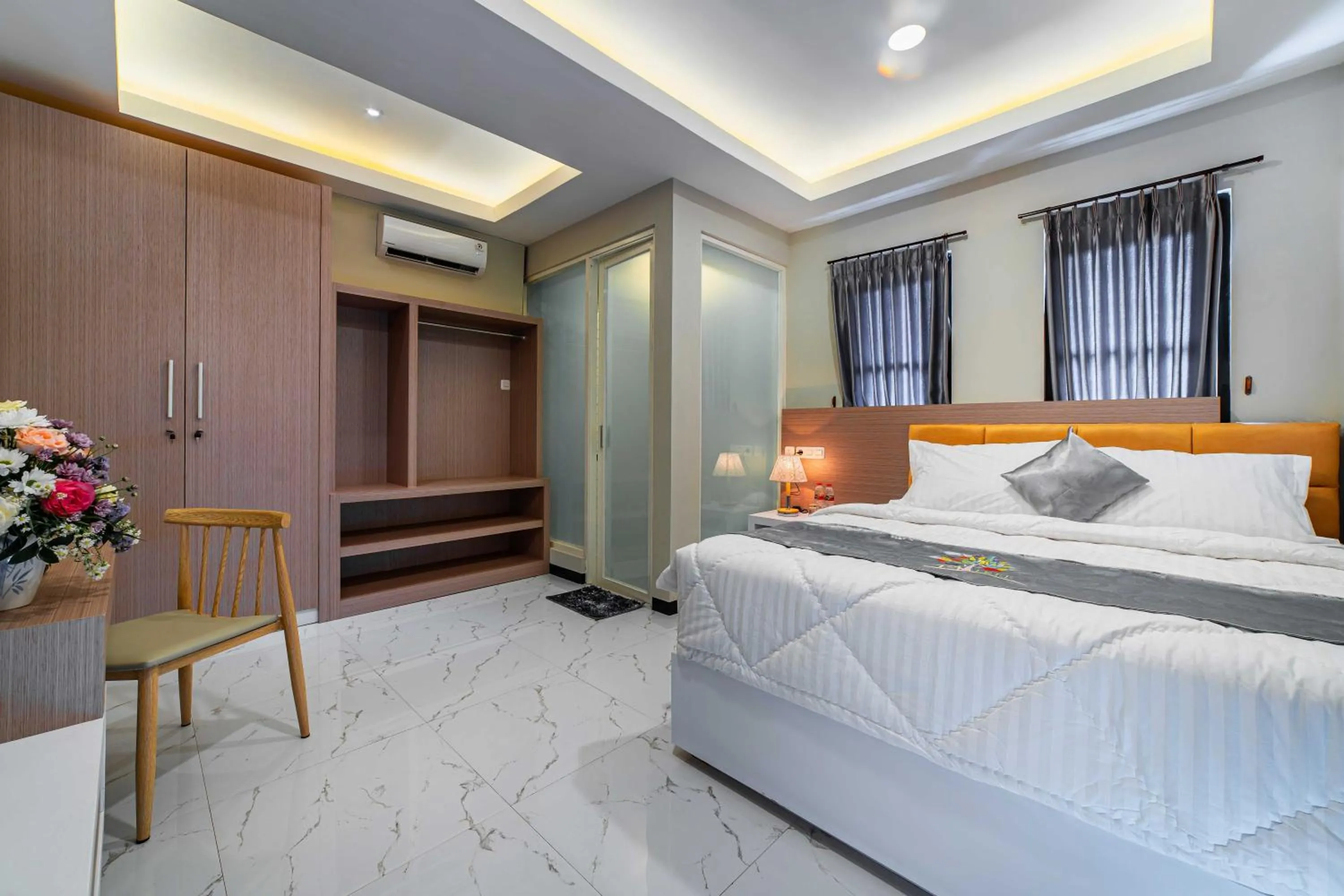 Bedroom, Bed in Tree Homestay Mitra RedDoorz