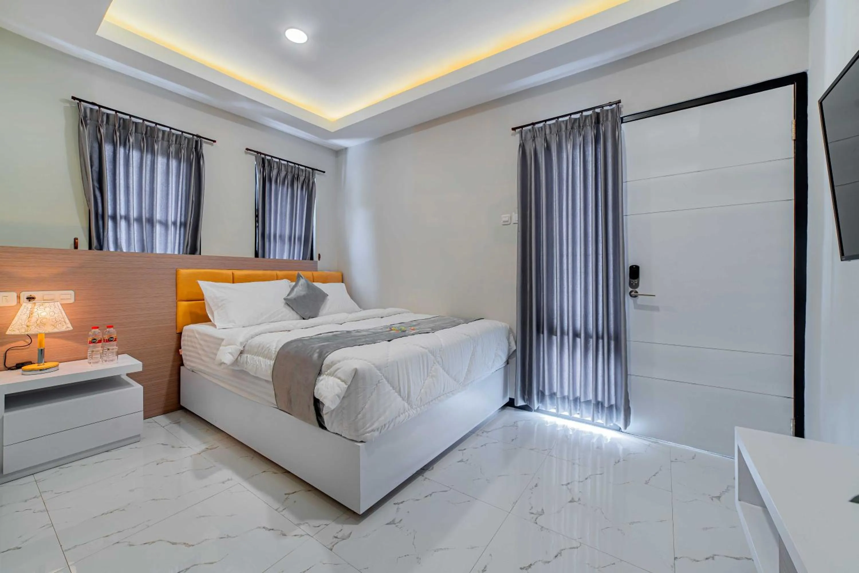 Bedroom, Bed in Tree Homestay Mitra RedDoorz