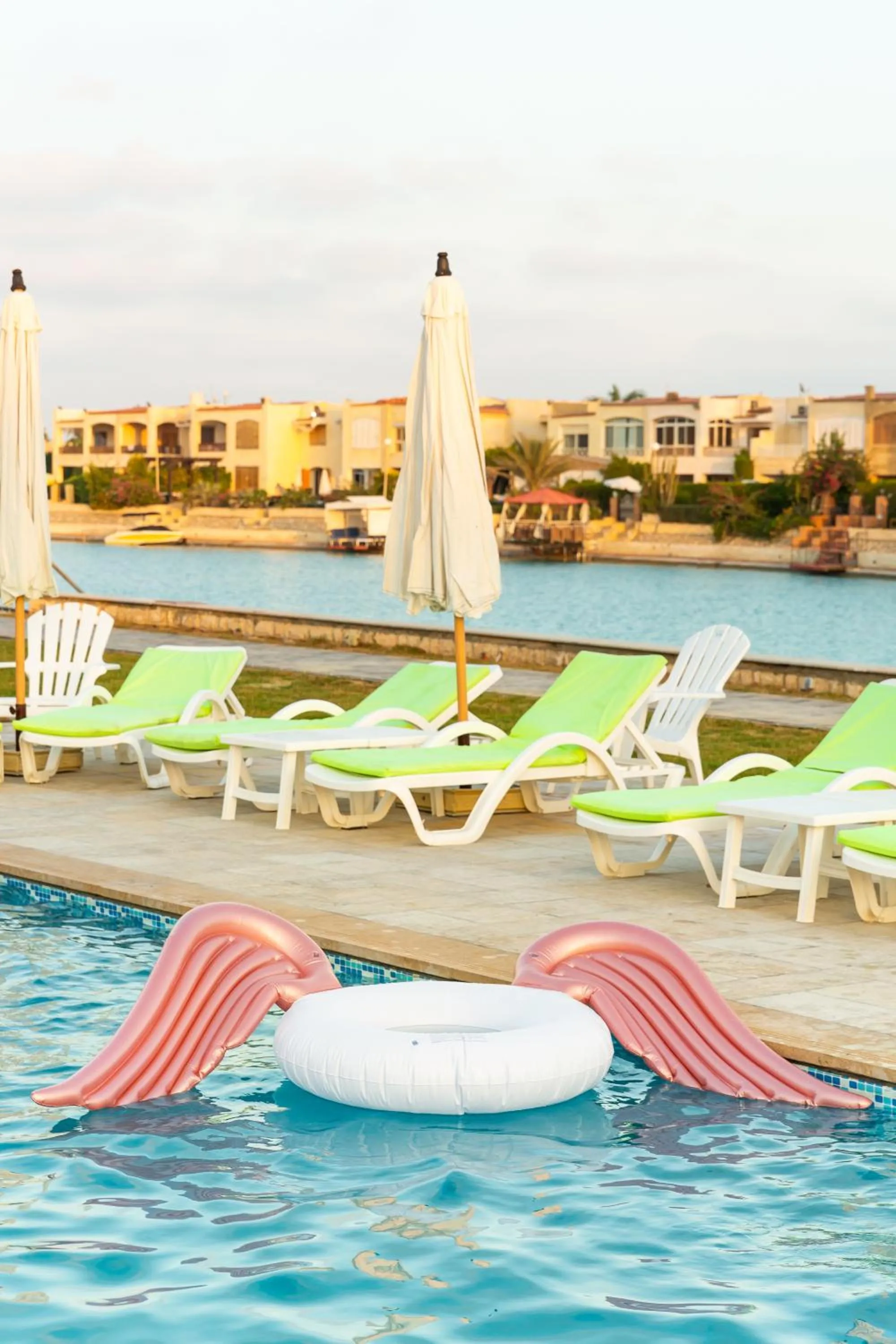 Golden Lake Marina Hotel