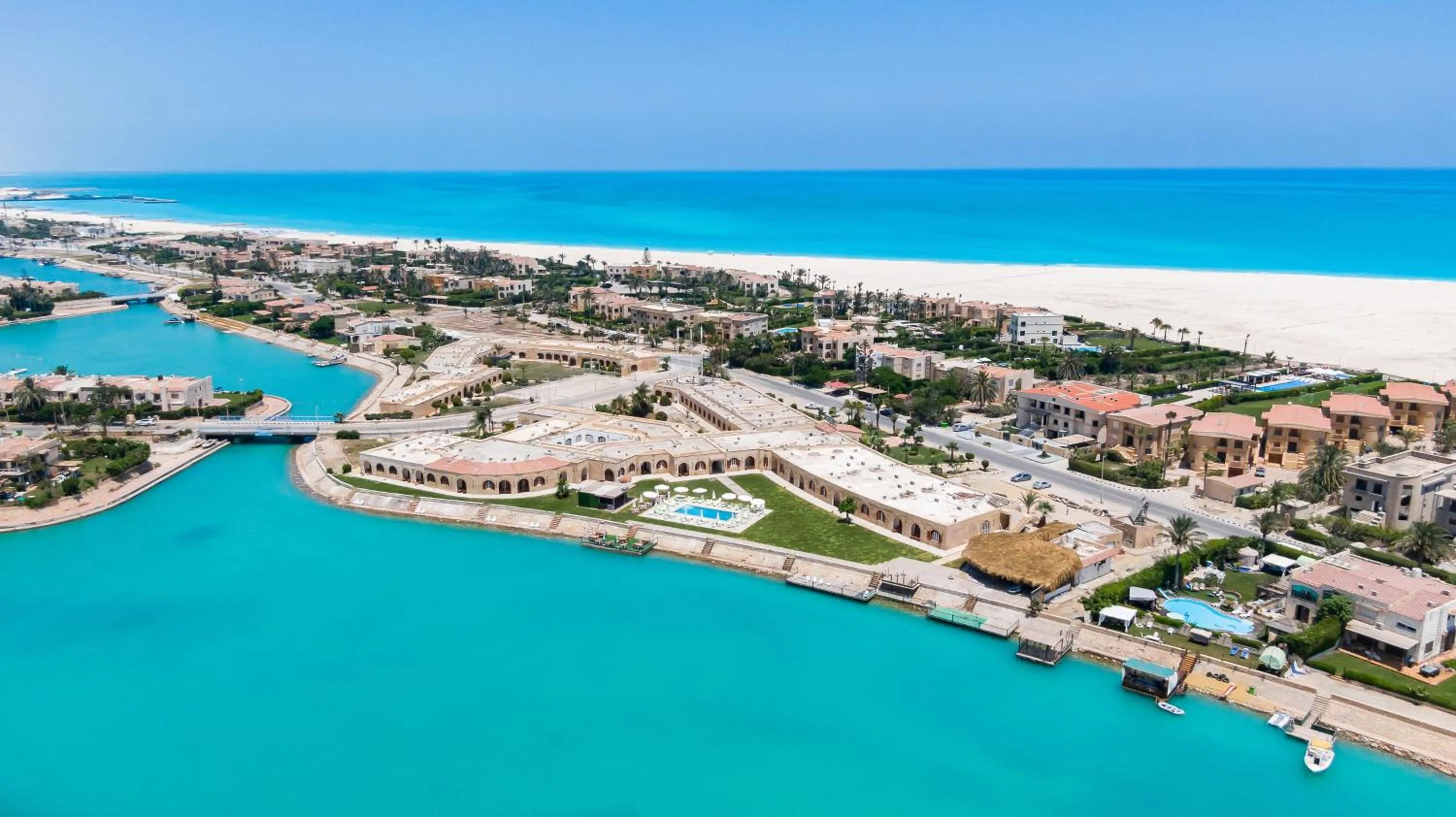 Golden Lake Marina Hotel