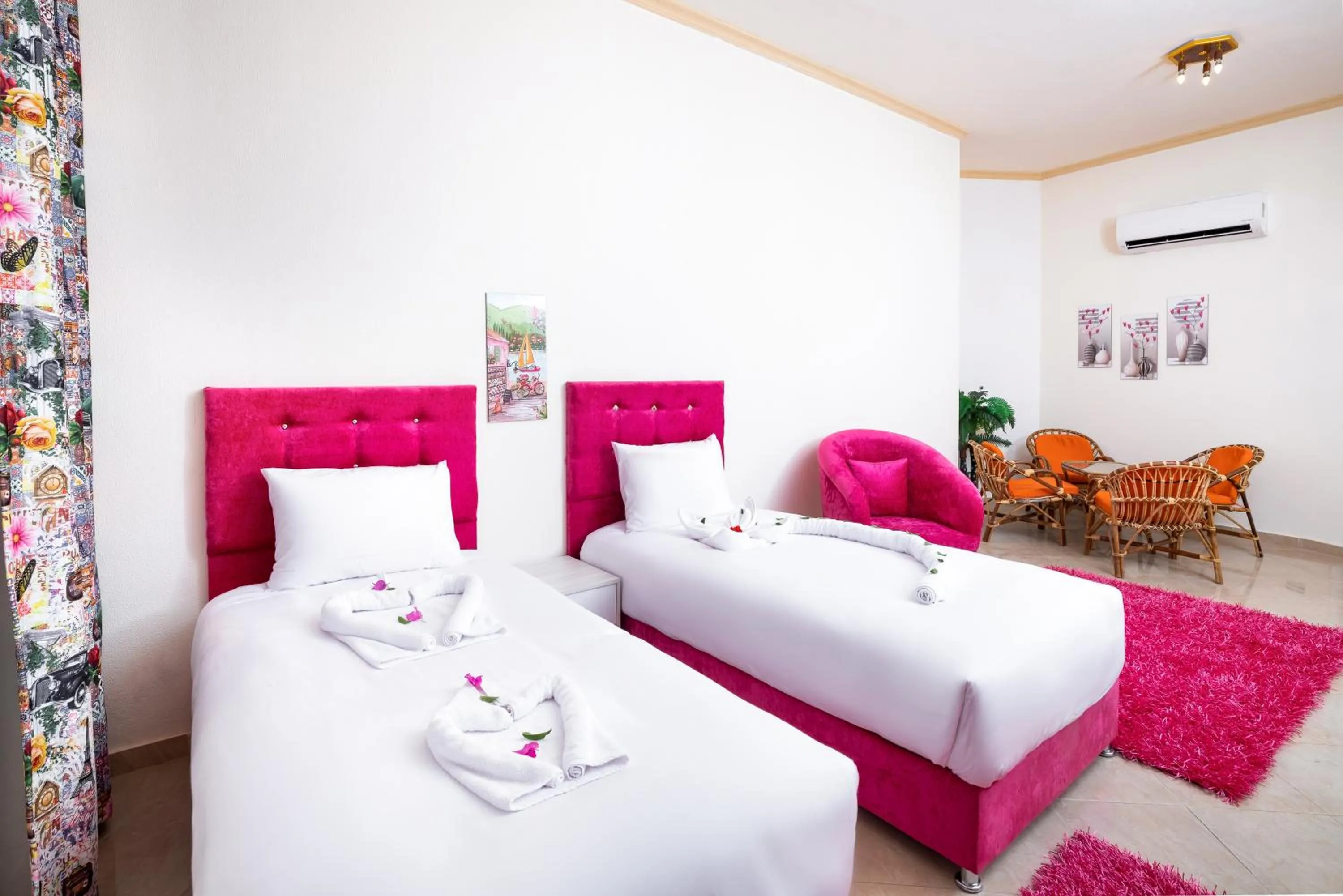 Golden Lake Marina Hotel