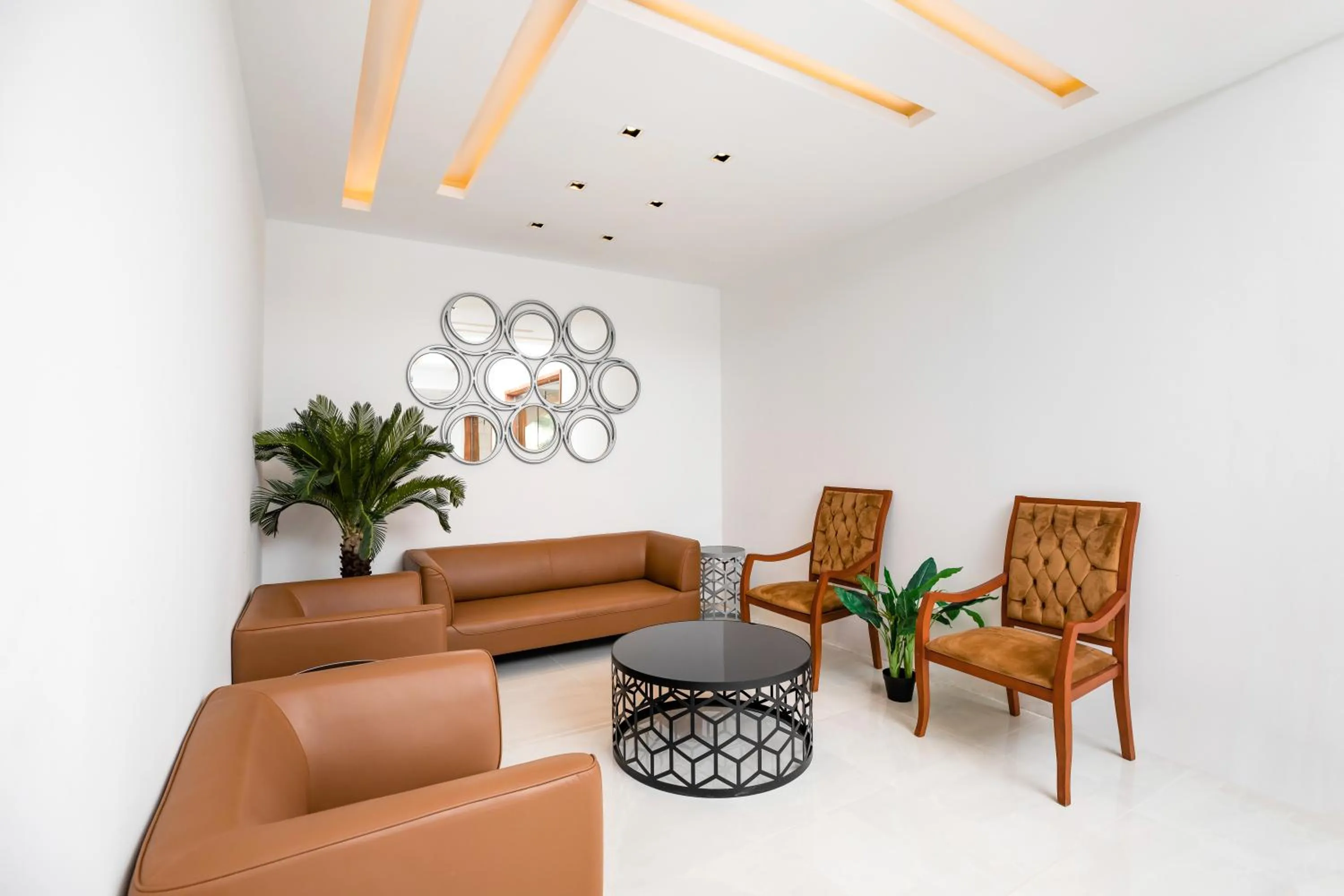 Golden Lake Marina Hotel