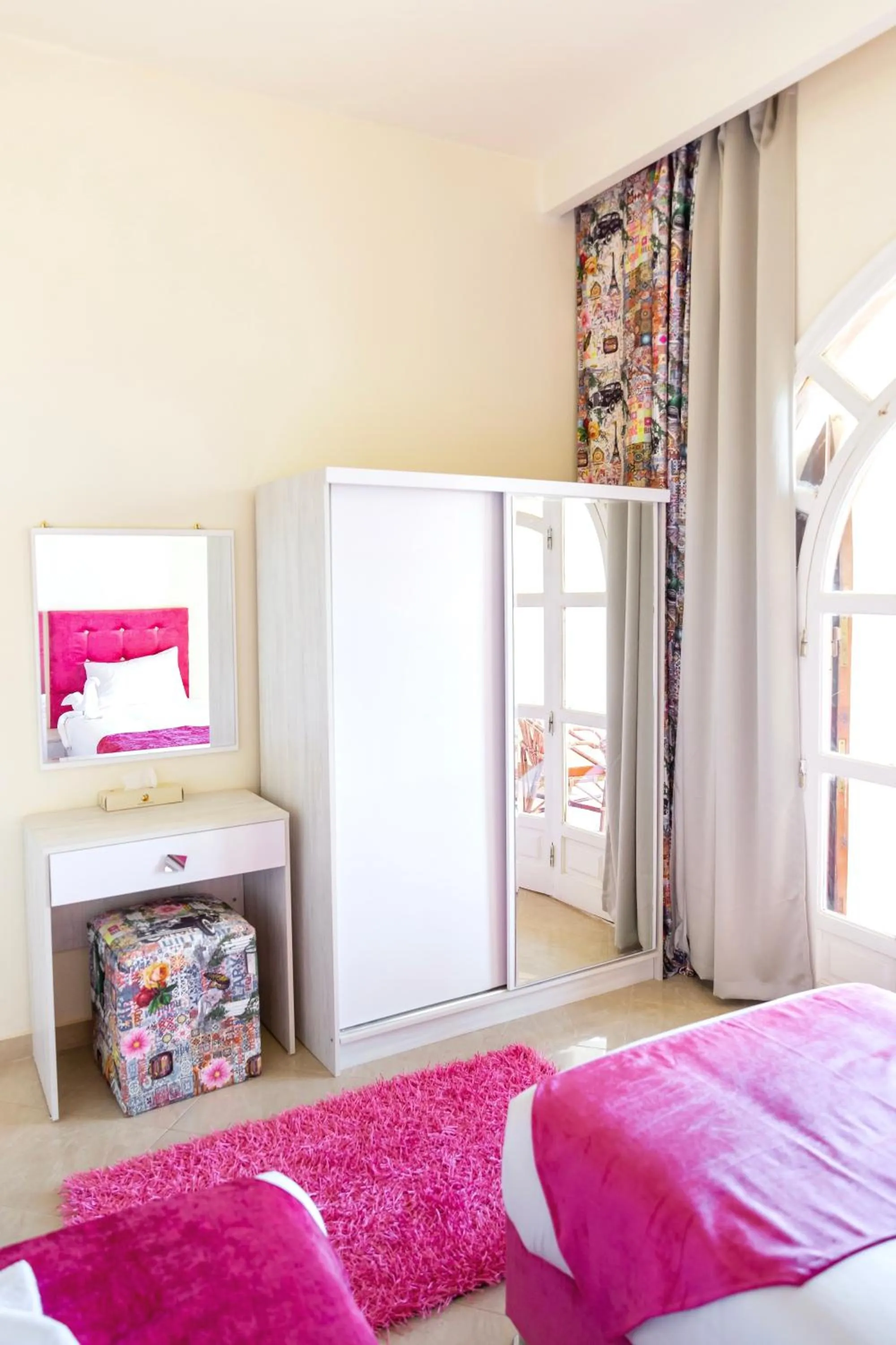 Golden Lake Marina Hotel